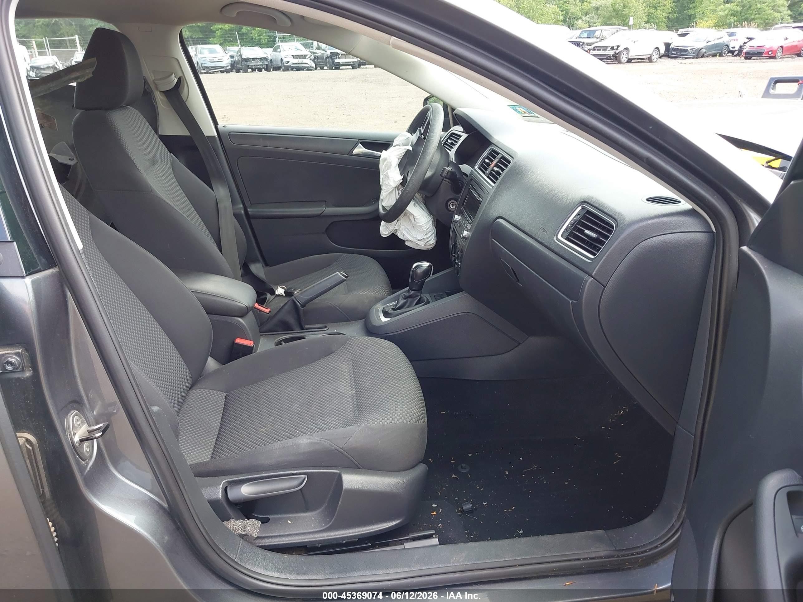 2013 Volkswagen Jetta 2.0l S Gray vin: 3VW2K7AJXDM246394