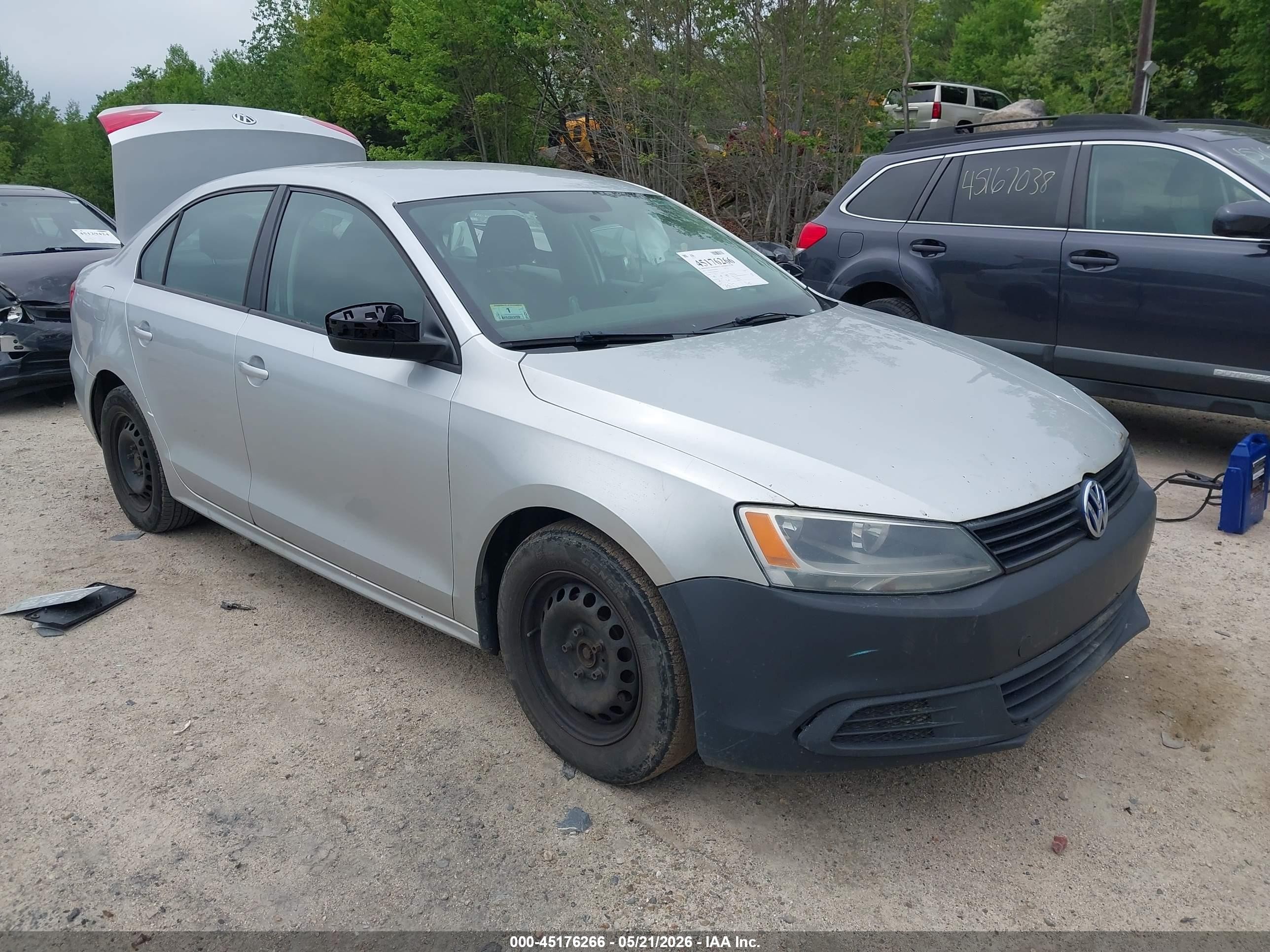 3VW2K7AJXDM264555