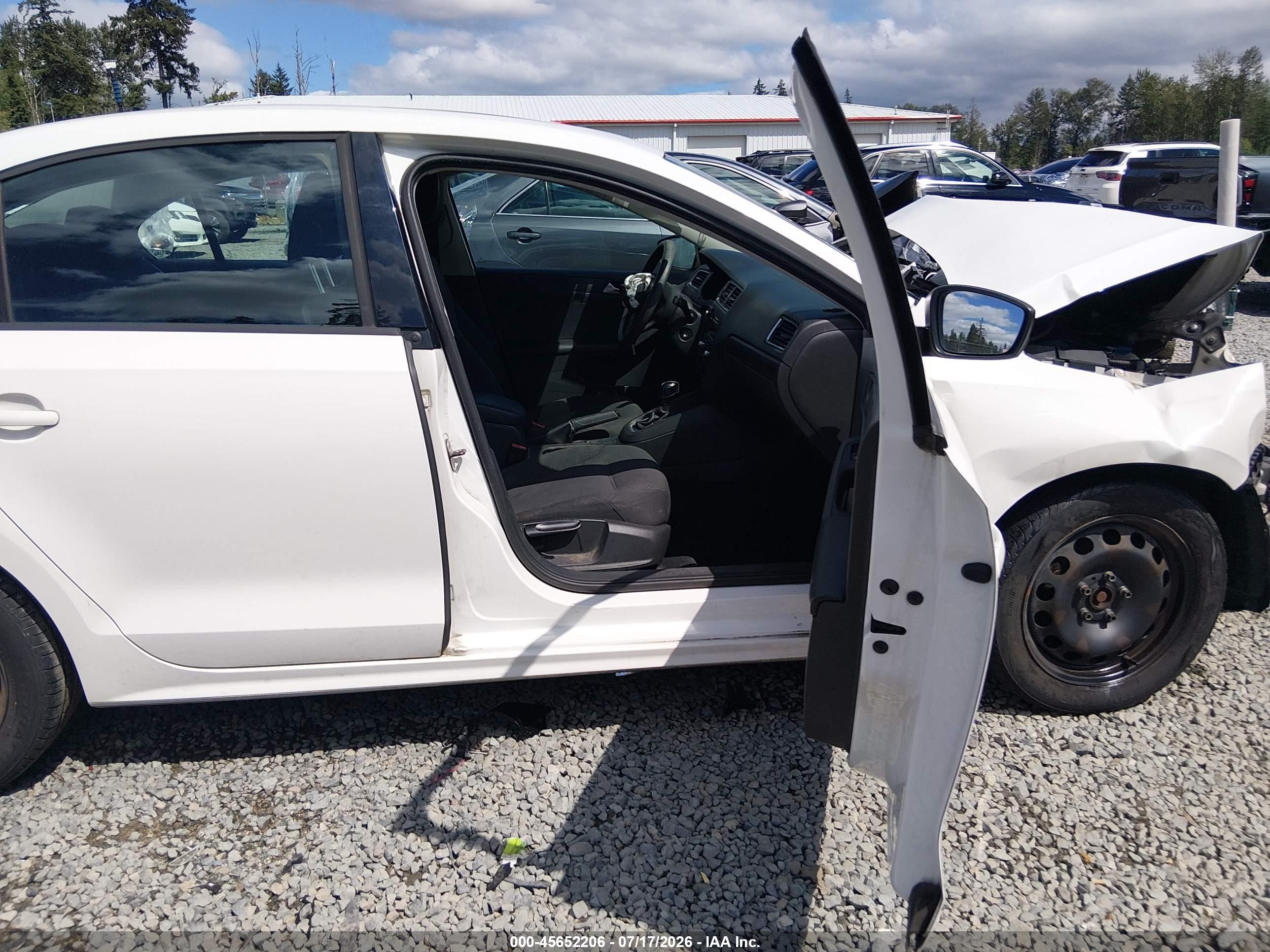 2013 Volkswagen Jetta 2.0l S White vin: 3VW2K7AJXDM361125