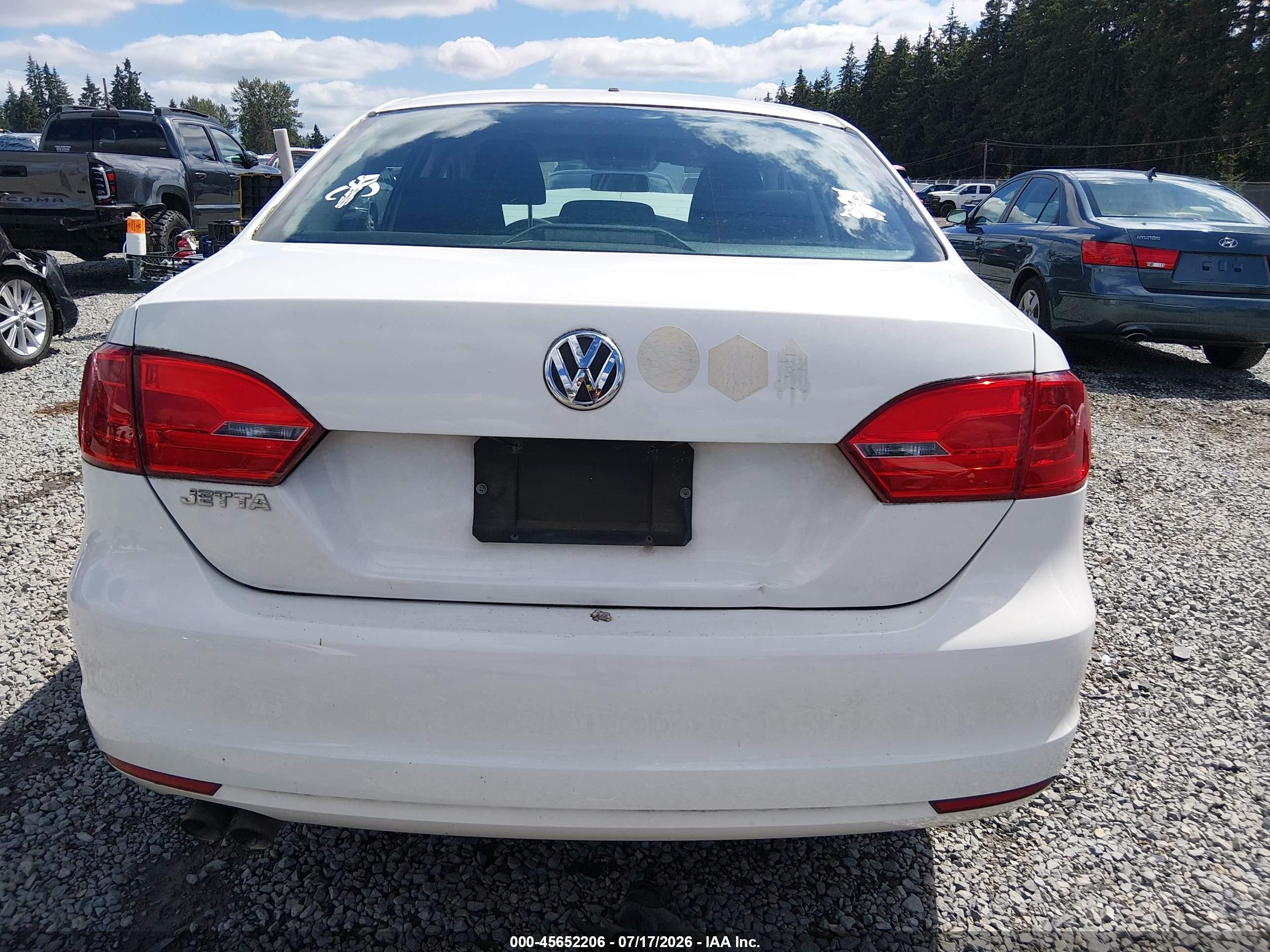 2013 Volkswagen Jetta 2.0l S White vin: 3VW2K7AJXDM361125