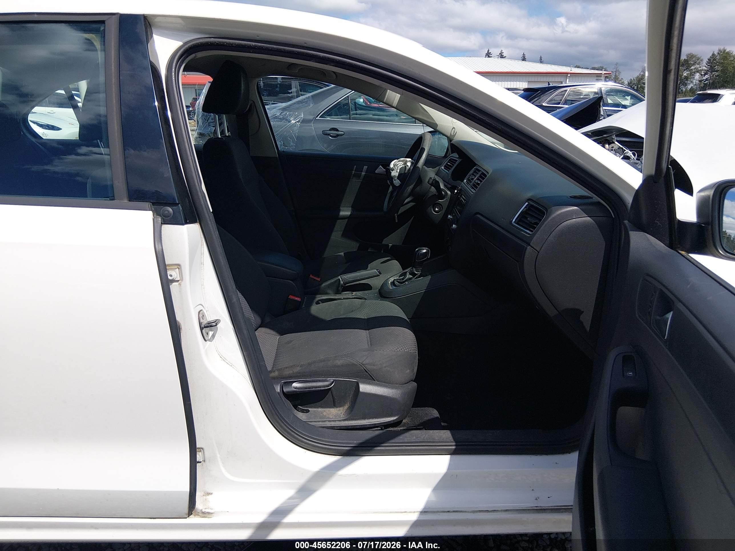 2013 Volkswagen Jetta 2.0l S White vin: 3VW2K7AJXDM361125