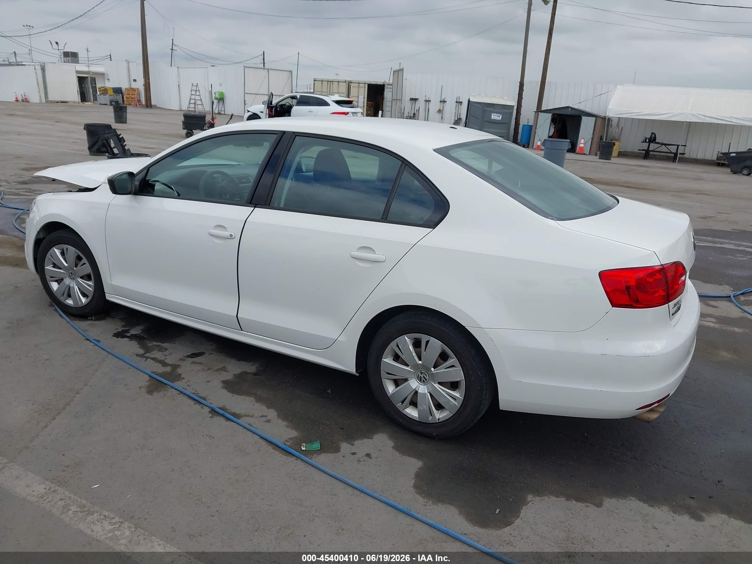 2014 Volkswagen Jetta 2.0l S White vin: 3VW2K7AJXEM241746