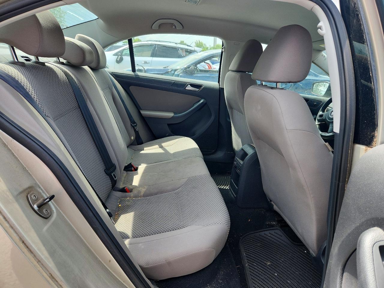2014 Volkswagen Jetta Base Gold vin: 3VW2K7AJXEM252794
