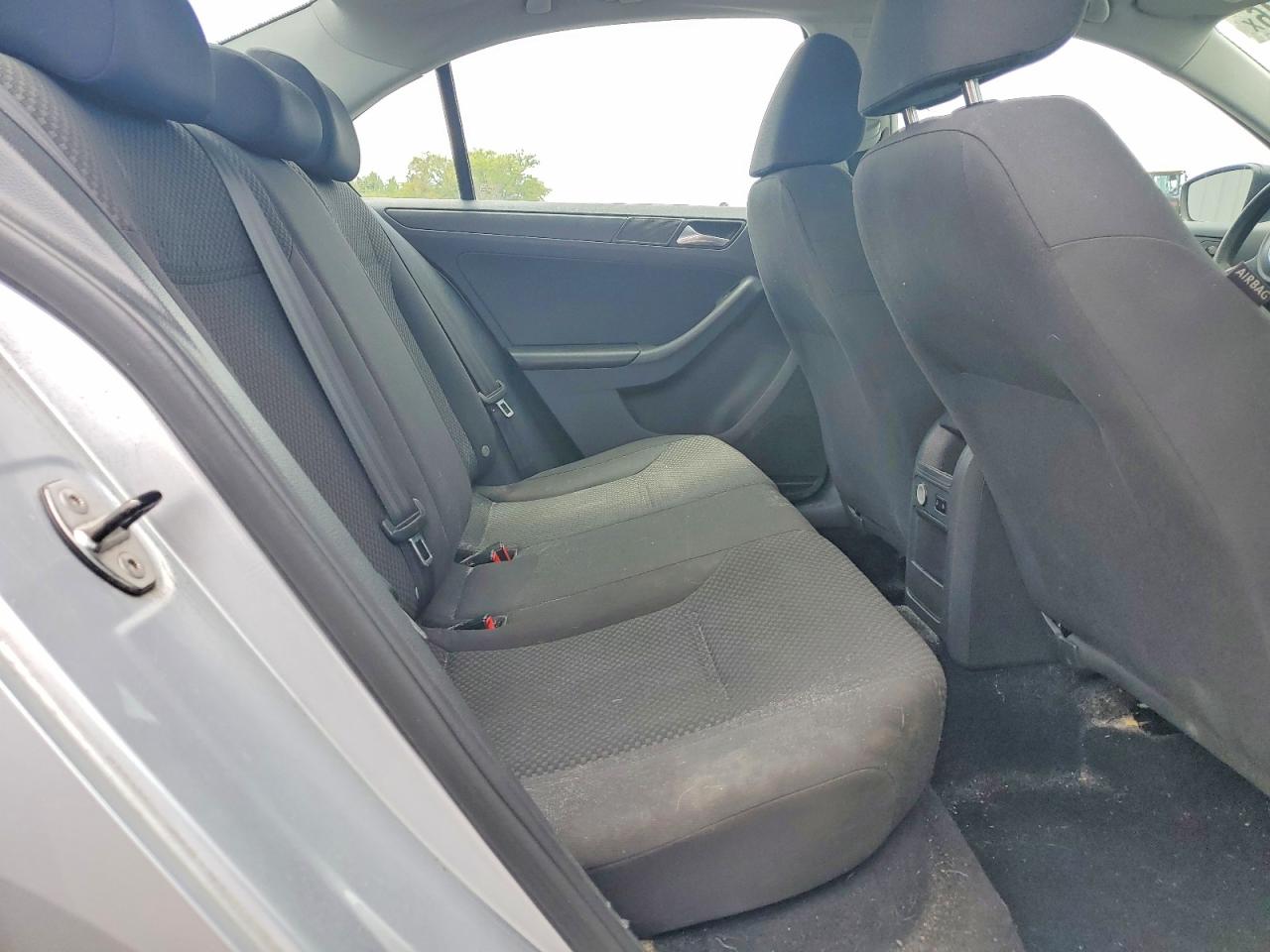 2014 Volkswagen Jetta Base Silver vin: 3VW2K7AJXEM327624