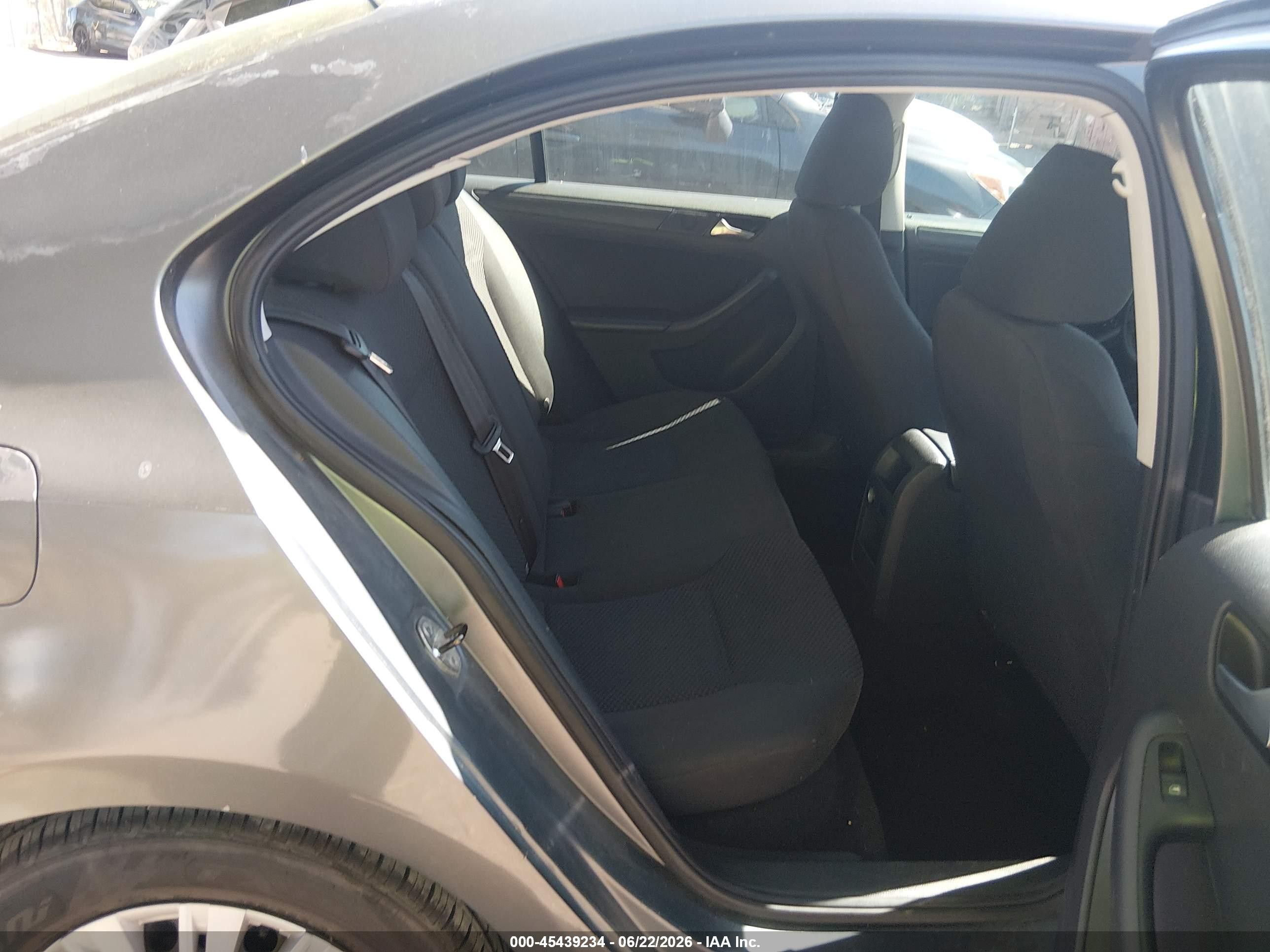 2014 Volkswagen Jetta 2.0l S Серый vin: 3VW2K7AJXEM353124