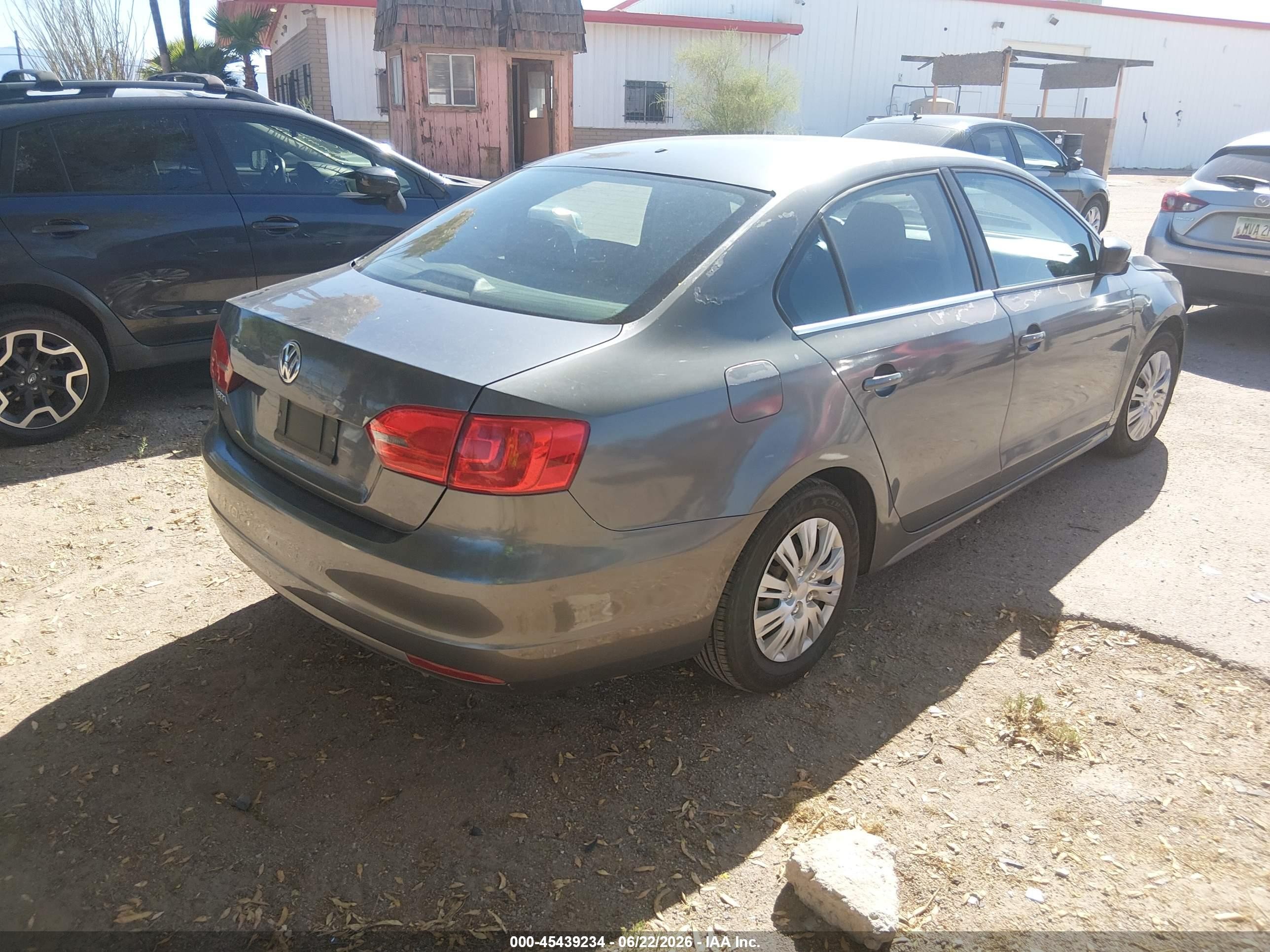 2014 Volkswagen Jetta 2.0l S Серый vin: 3VW2K7AJXEM353124