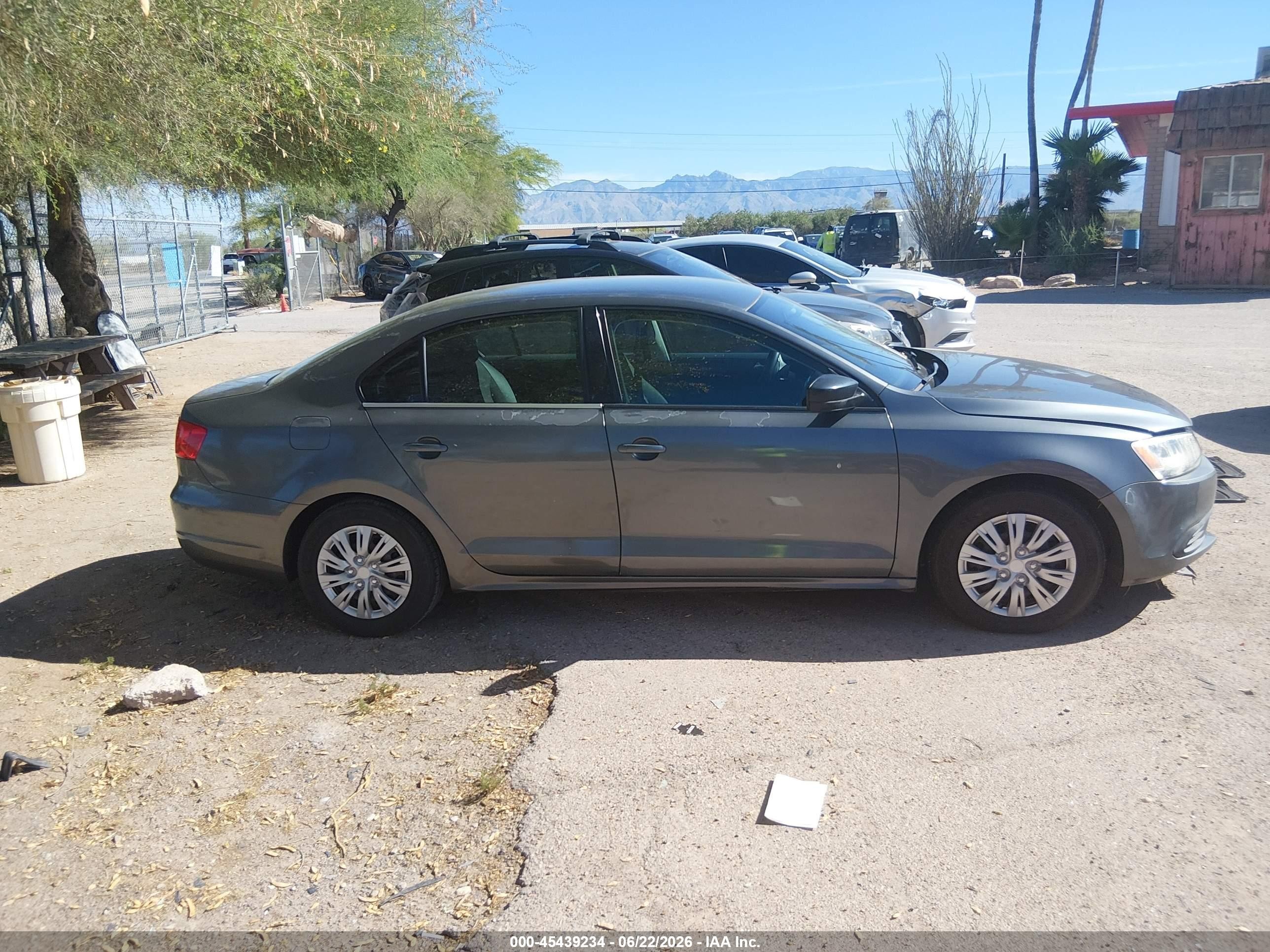2014 Volkswagen Jetta 2.0l S Серый vin: 3VW2K7AJXEM353124