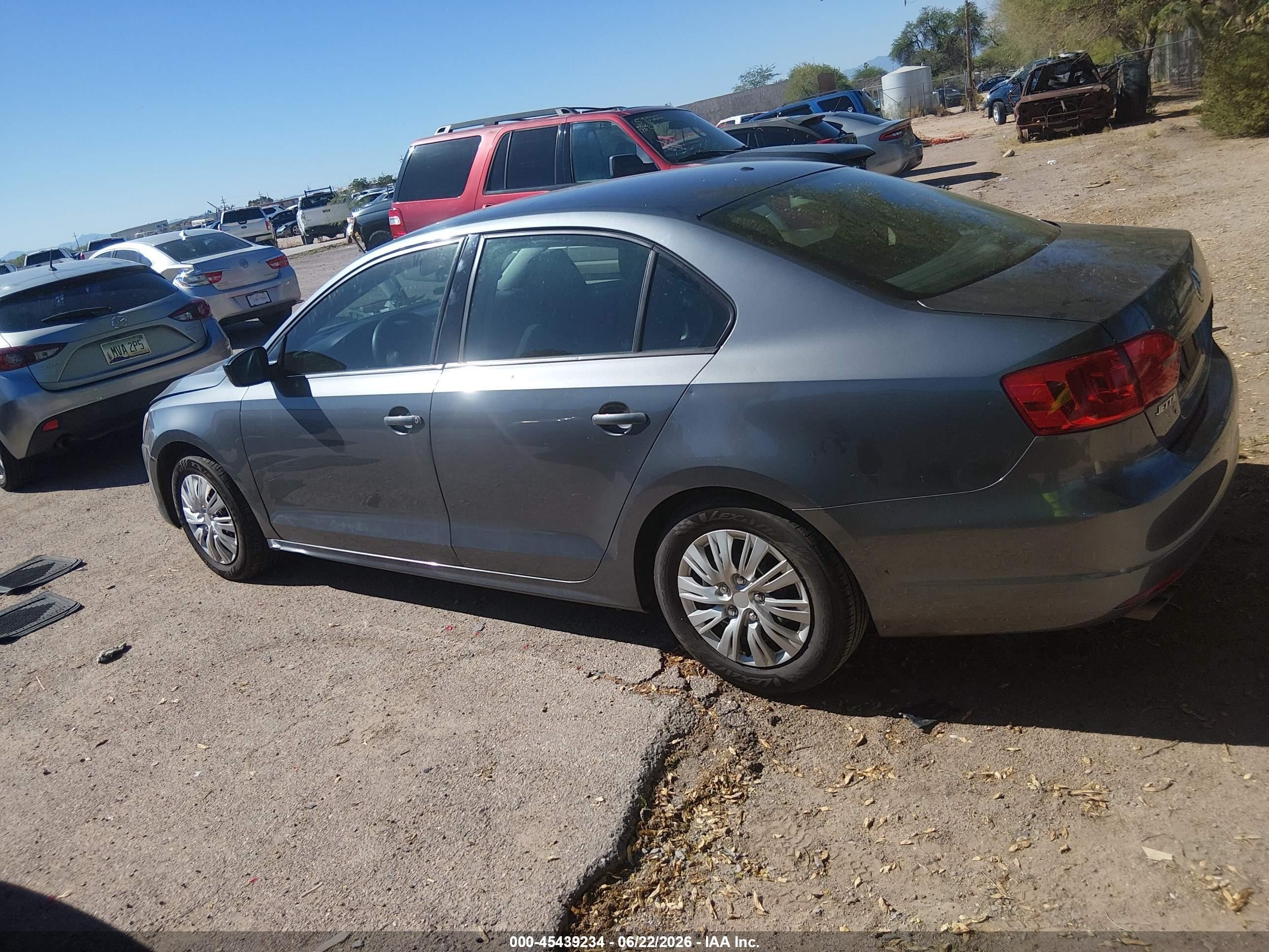 2014 Volkswagen Jetta 2.0l S Серый vin: 3VW2K7AJXEM353124