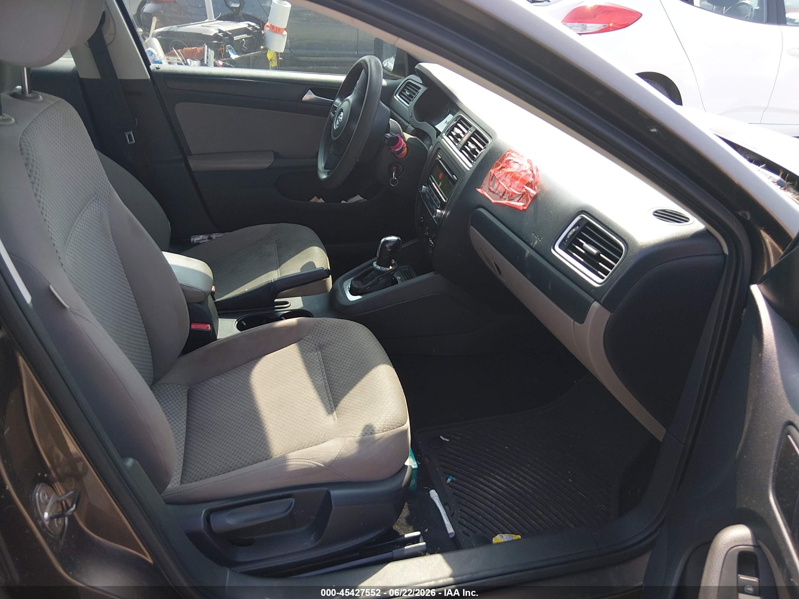 2014 Volkswagen Jetta 2.0l S Коричневый vin: 3VW2K7AJXEM363488
