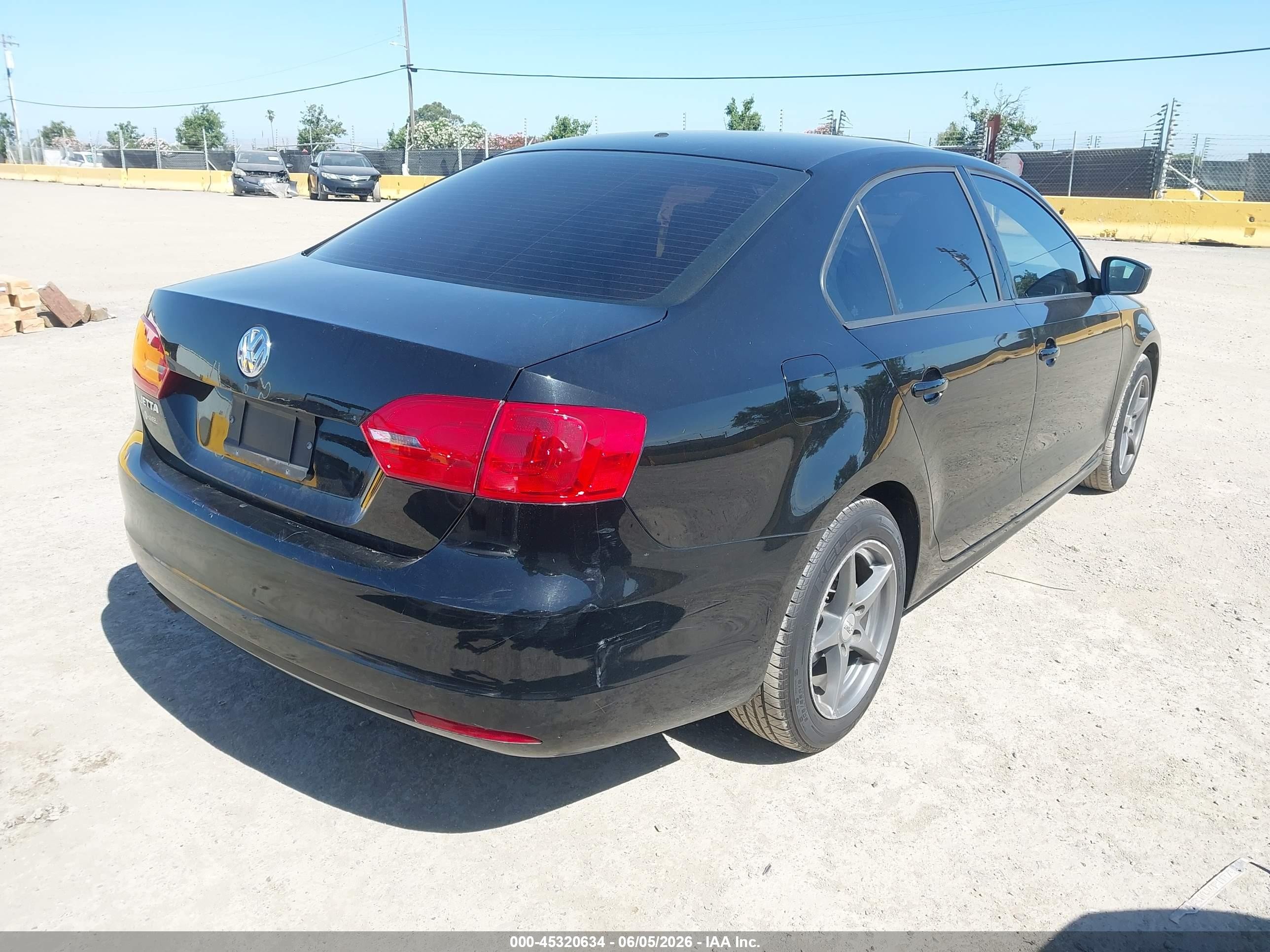 2014 Volkswagen Jetta 2.0l S Black vin: 3VW2K7AJXEM366164