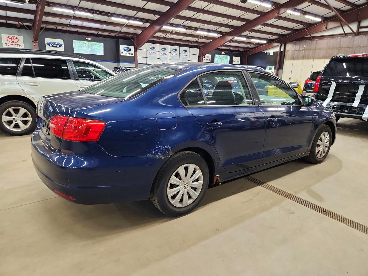 2014 Volkswagen Jetta Base Синий vin: 3VW2K7AJXEM431935