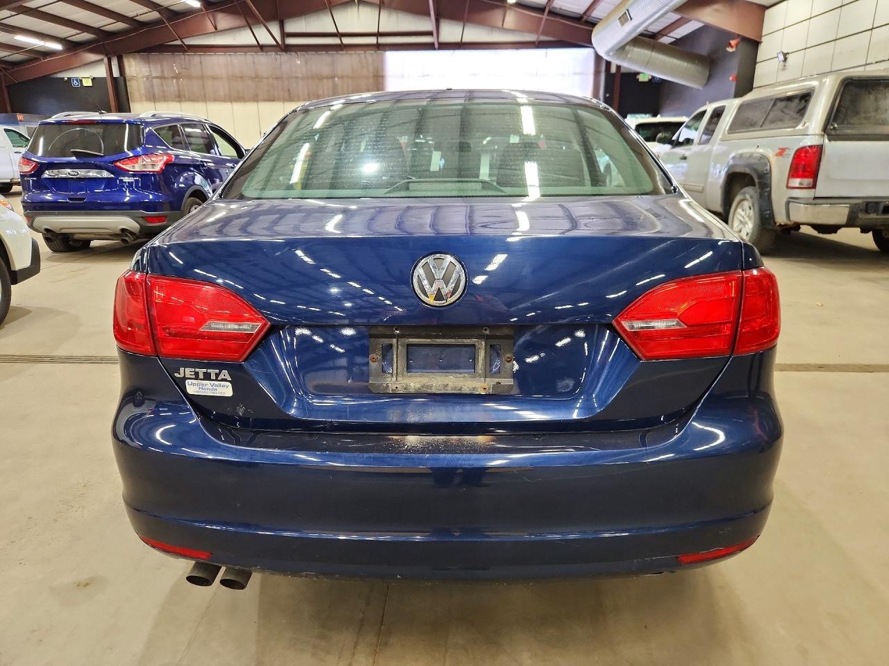 2014 Volkswagen Jetta Base Синий vin: 3VW2K7AJXEM431935