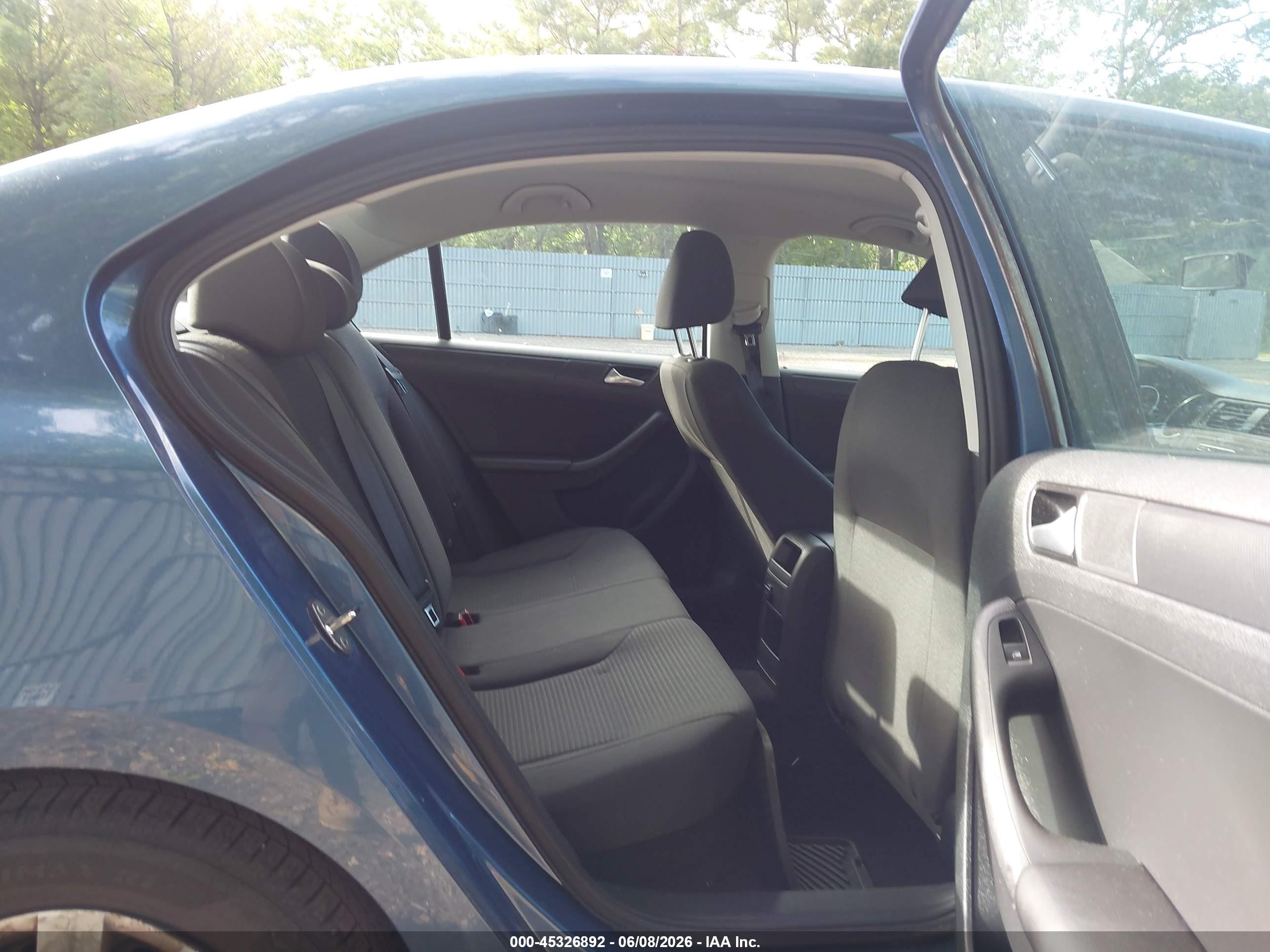 2015 Volkswagen Jetta 2.0l S Blue vin: 3VW2K7AJXFM249881