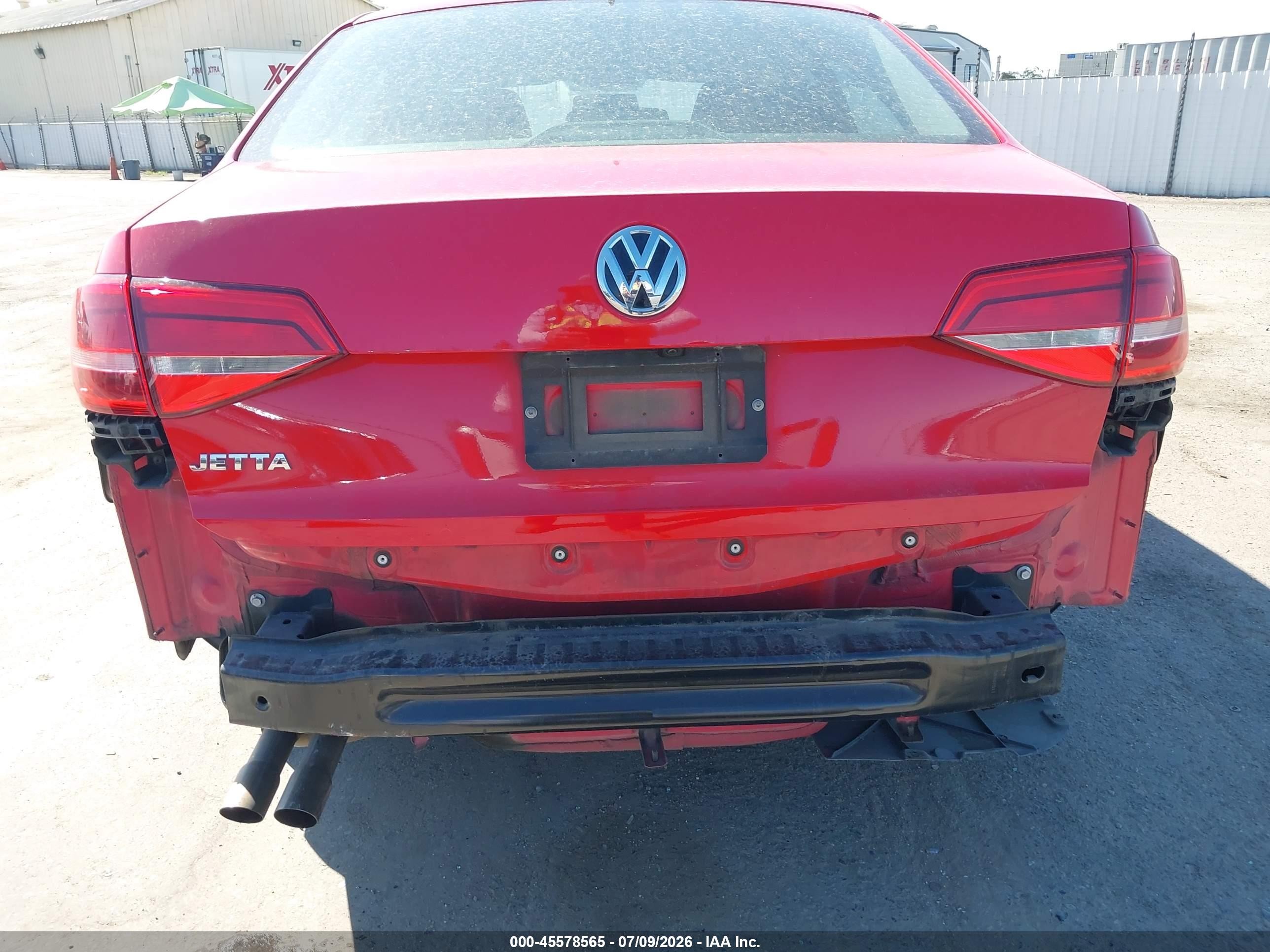 2015 Volkswagen Jetta 2.0l S Red vin: 3VW2K7AJXFM278300