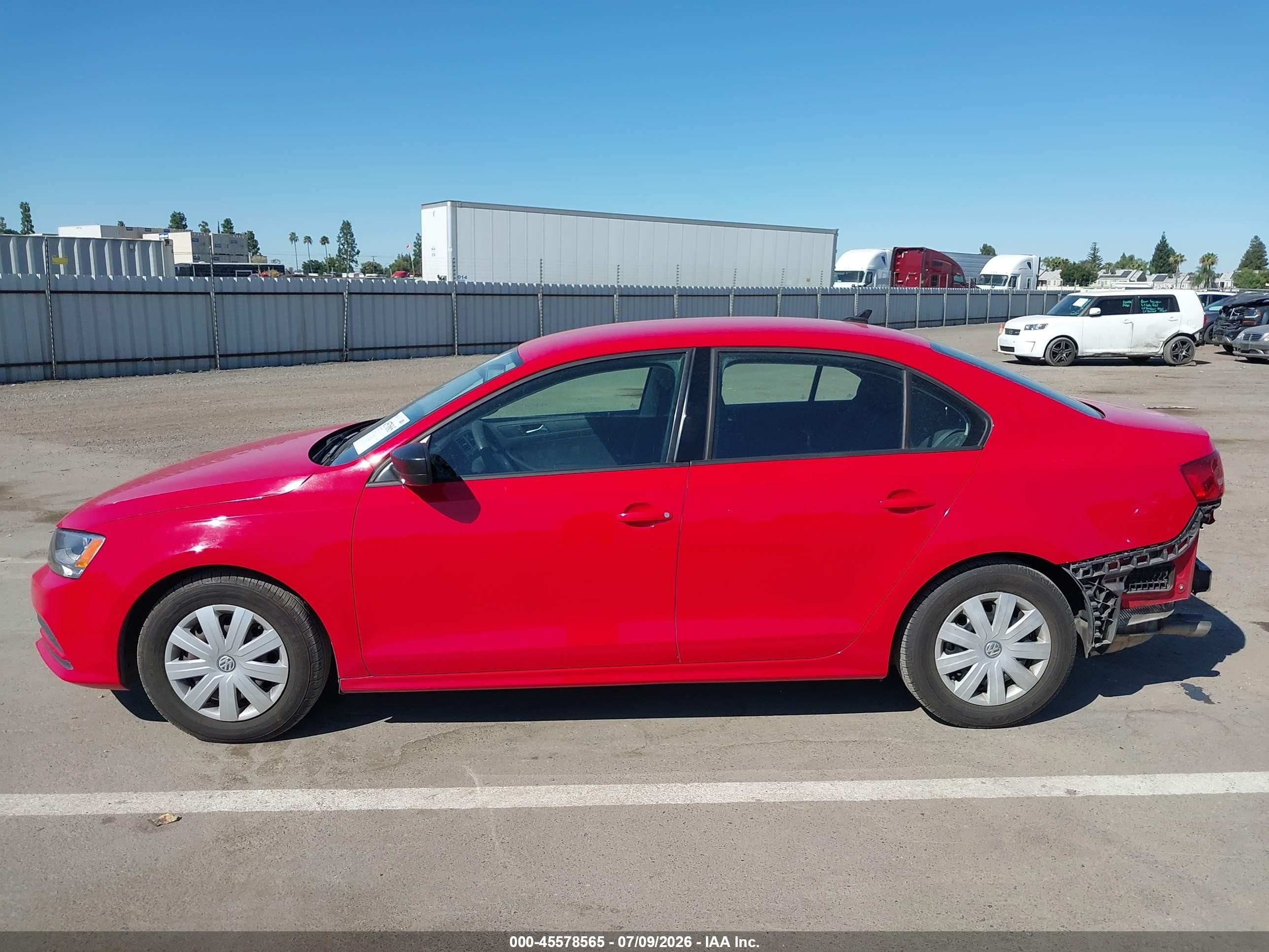 2015 Volkswagen Jetta 2.0l S Red vin: 3VW2K7AJXFM278300