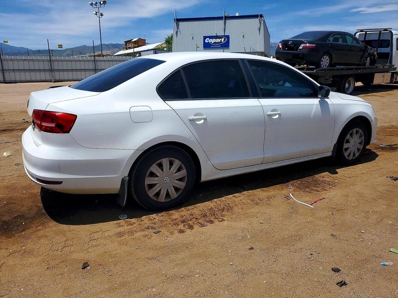 2015 Volkswagen Jetta Base White vin: 3VW2K7AJXFM297722