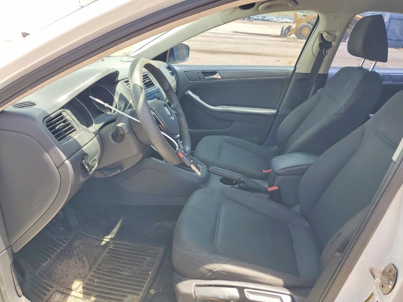2015 Volkswagen Jetta Base White vin: 3VW2K7AJXFM297722