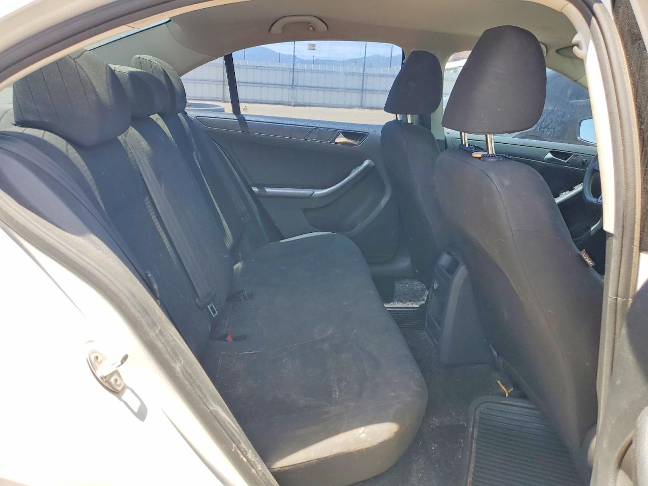 2015 Volkswagen Jetta Base White vin: 3VW2K7AJXFM297722