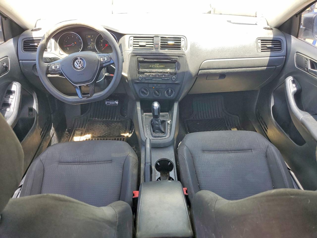 2015 Volkswagen Jetta Base White vin: 3VW2K7AJXFM297722