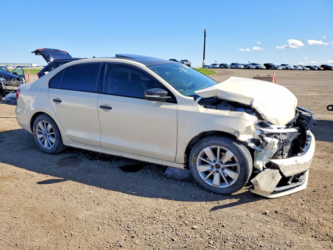 2015 Volkswagen Jetta Base Кремовый vin: 3VW2K7AJXFM334459