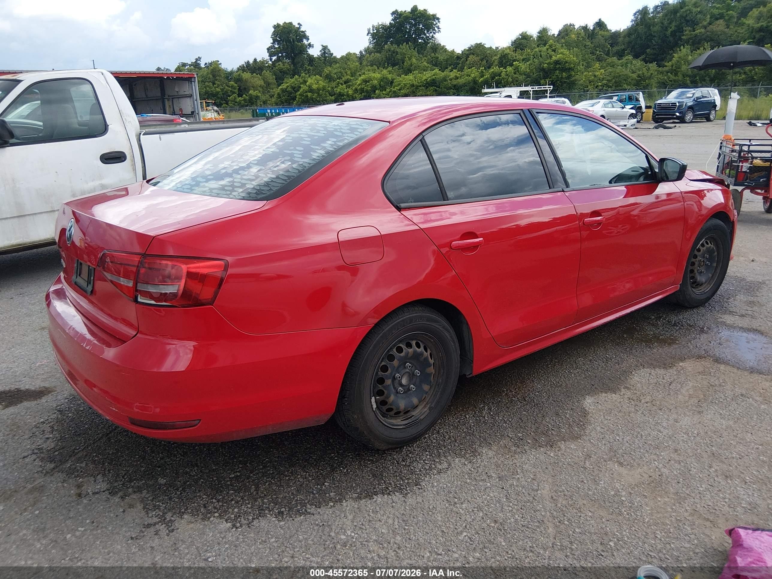 2015 Volkswagen Jetta 2.0l S Red vin: 3VW2K7AJXFM402744