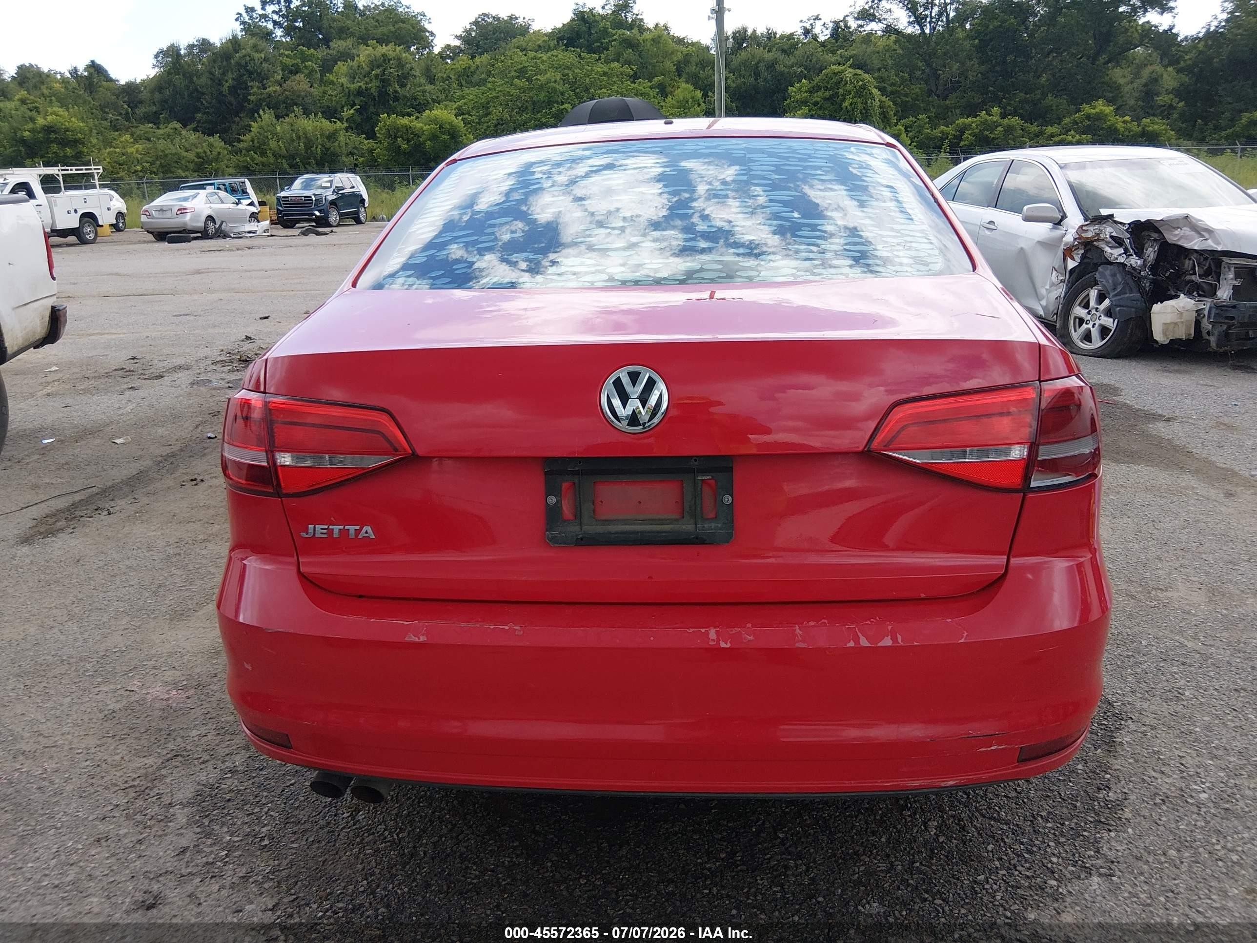 2015 Volkswagen Jetta 2.0l S Red vin: 3VW2K7AJXFM402744