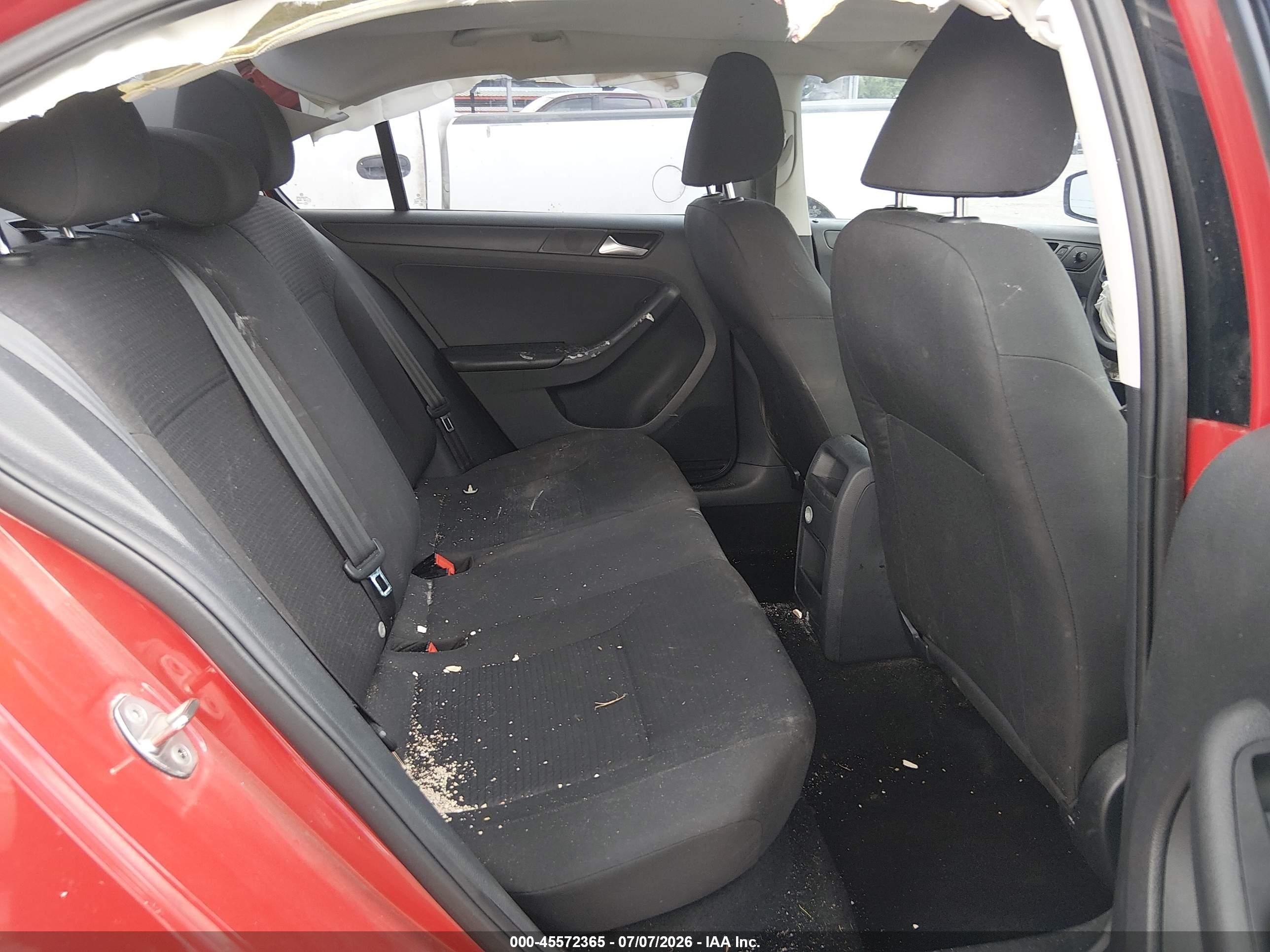 2015 Volkswagen Jetta 2.0l S Red vin: 3VW2K7AJXFM402744