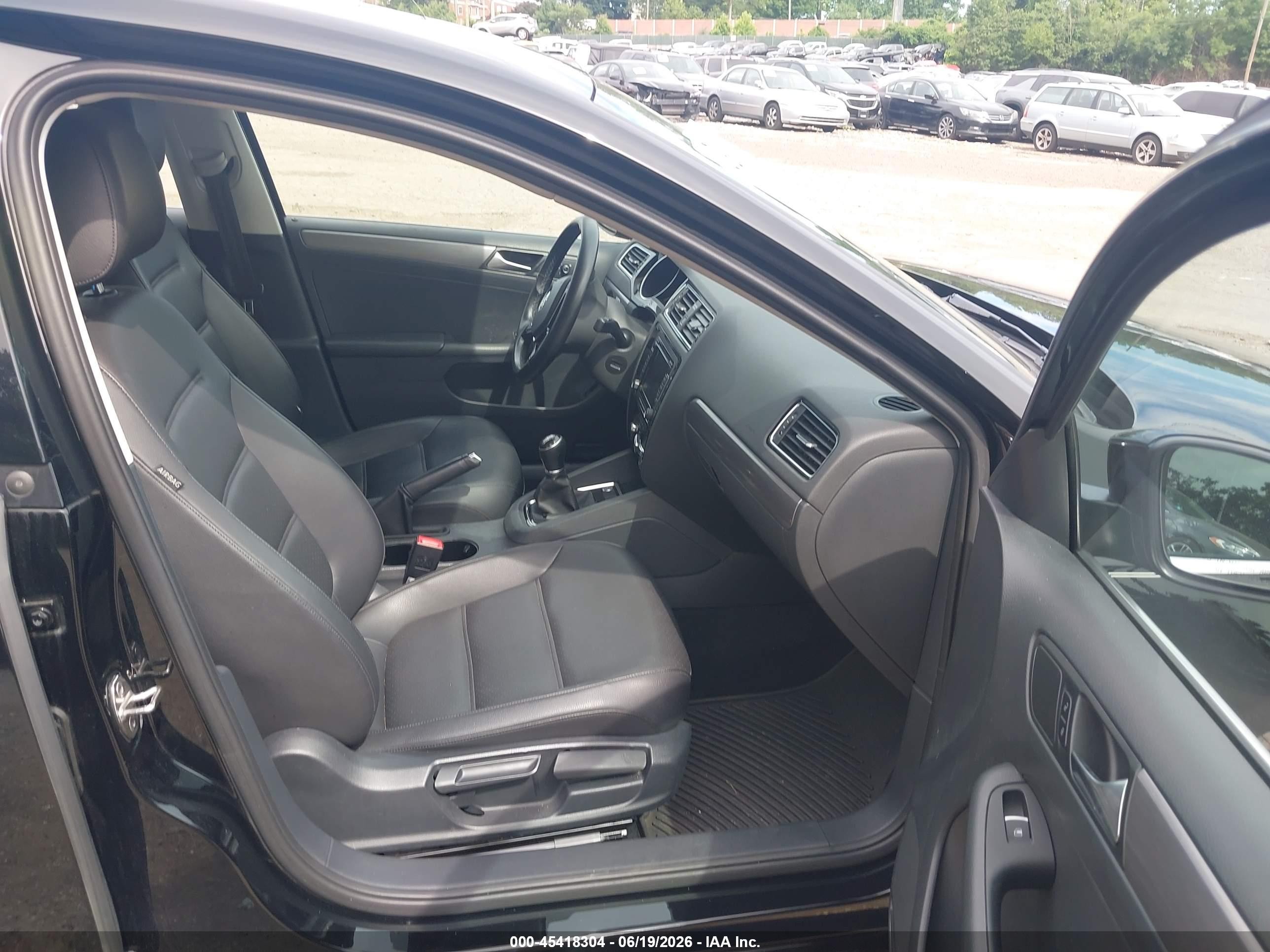 2015 Volkswagen Jetta 2.0l Tdi Se Черный vin: 3VW3A7AJ2FM320188