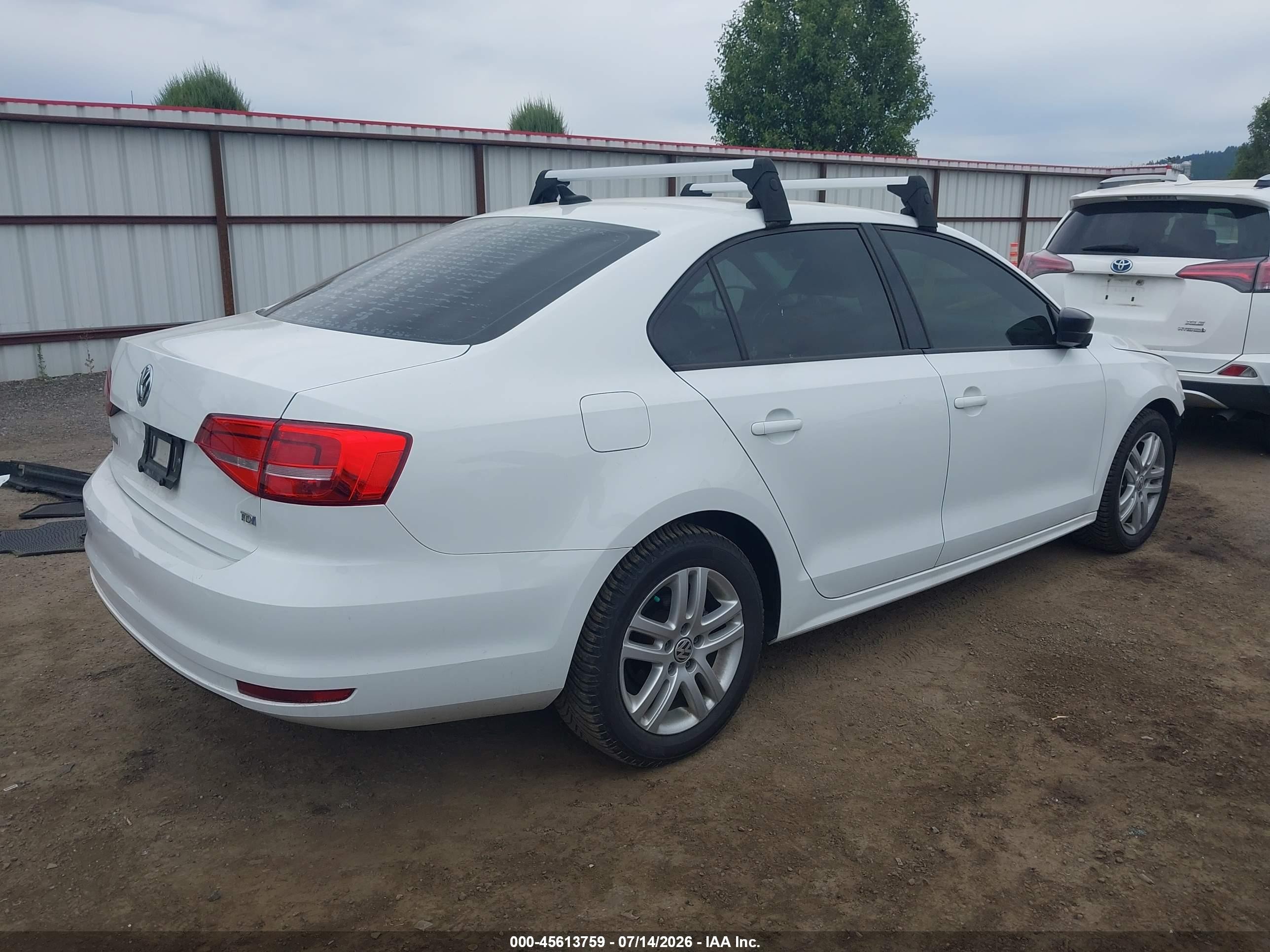2015 Volkswagen Jetta 2.0l Tdi S White vin: 3VW3A7AJ3FM228300