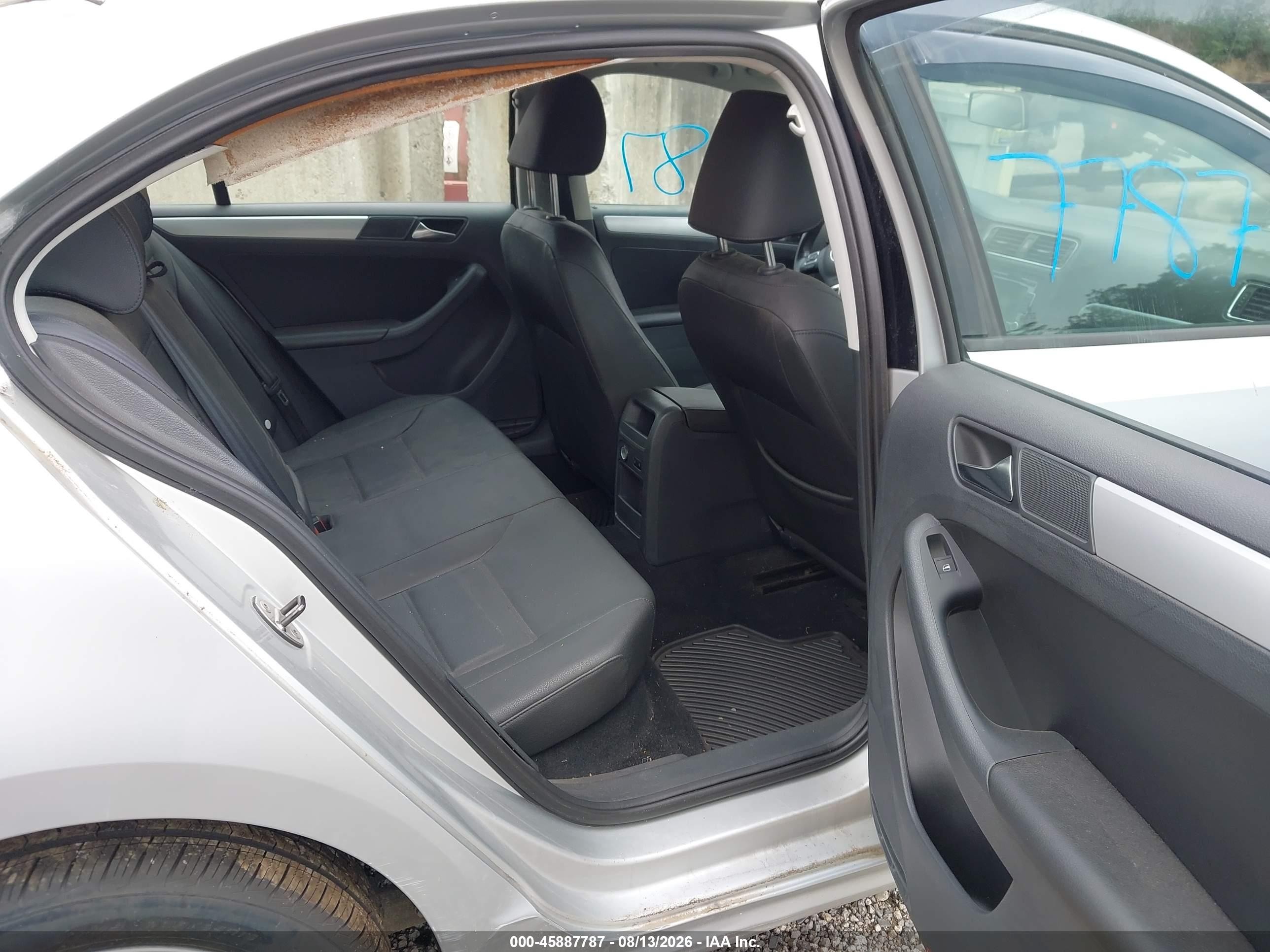 2012 Volkswagen Jetta 2.0l Tdi Silver vin: 3VW3L7AJ0CM308899