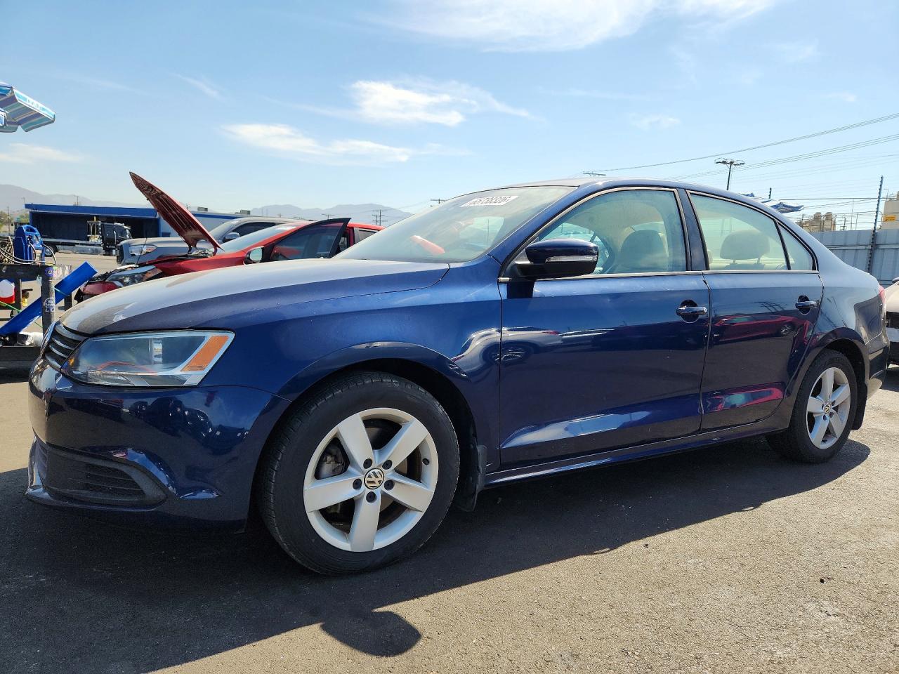 3VW3L7AJ1CM398841