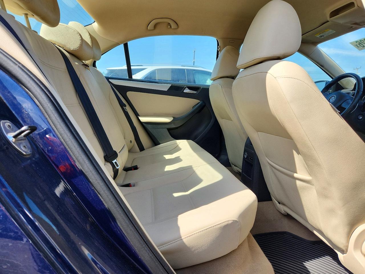 2012 Volkswagen Jetta Tdi Blue vin: 3VW3L7AJ1CM398841