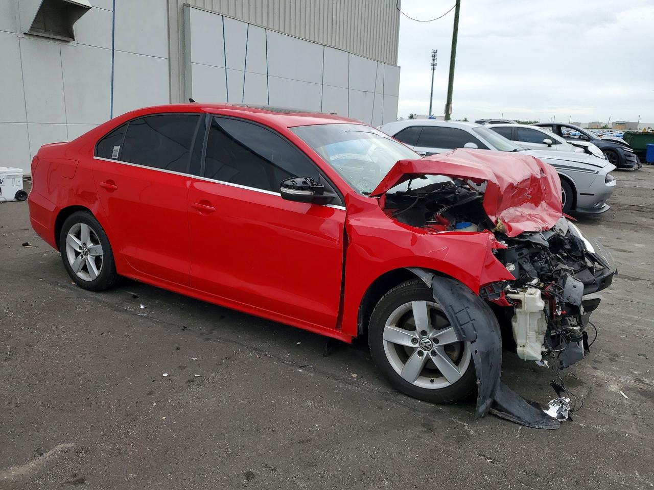 2013 Volkswagen Jetta Tdi Red vin: 3VW3L7AJ1DM373911