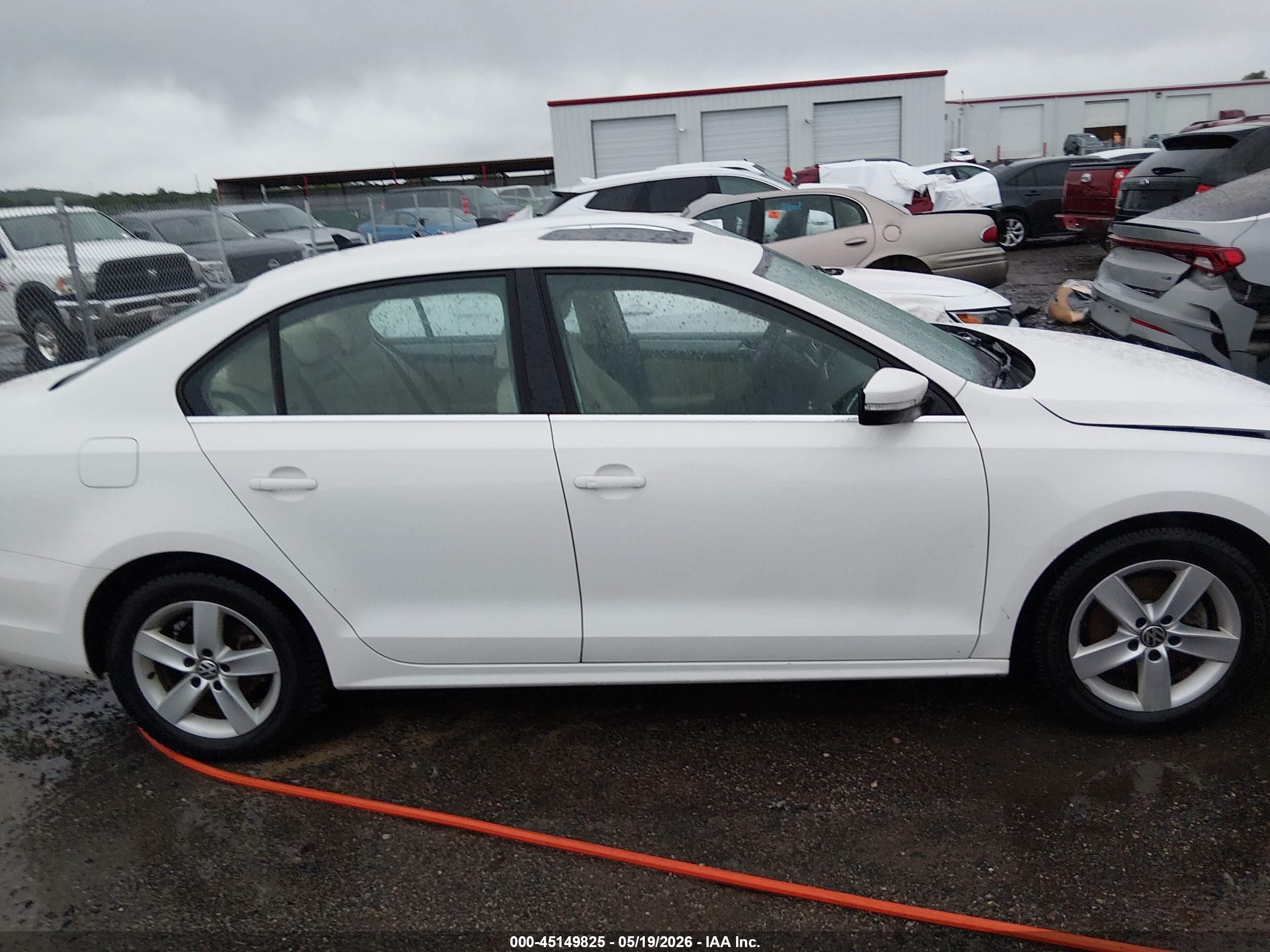 2012 Volkswagen Jetta 2.0l Tdi White vin: 3VW3L7AJ2CM042592