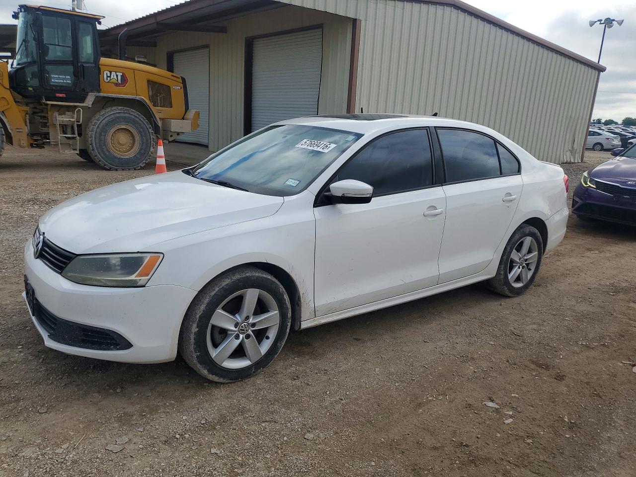 3VW3L7AJ2CM369851