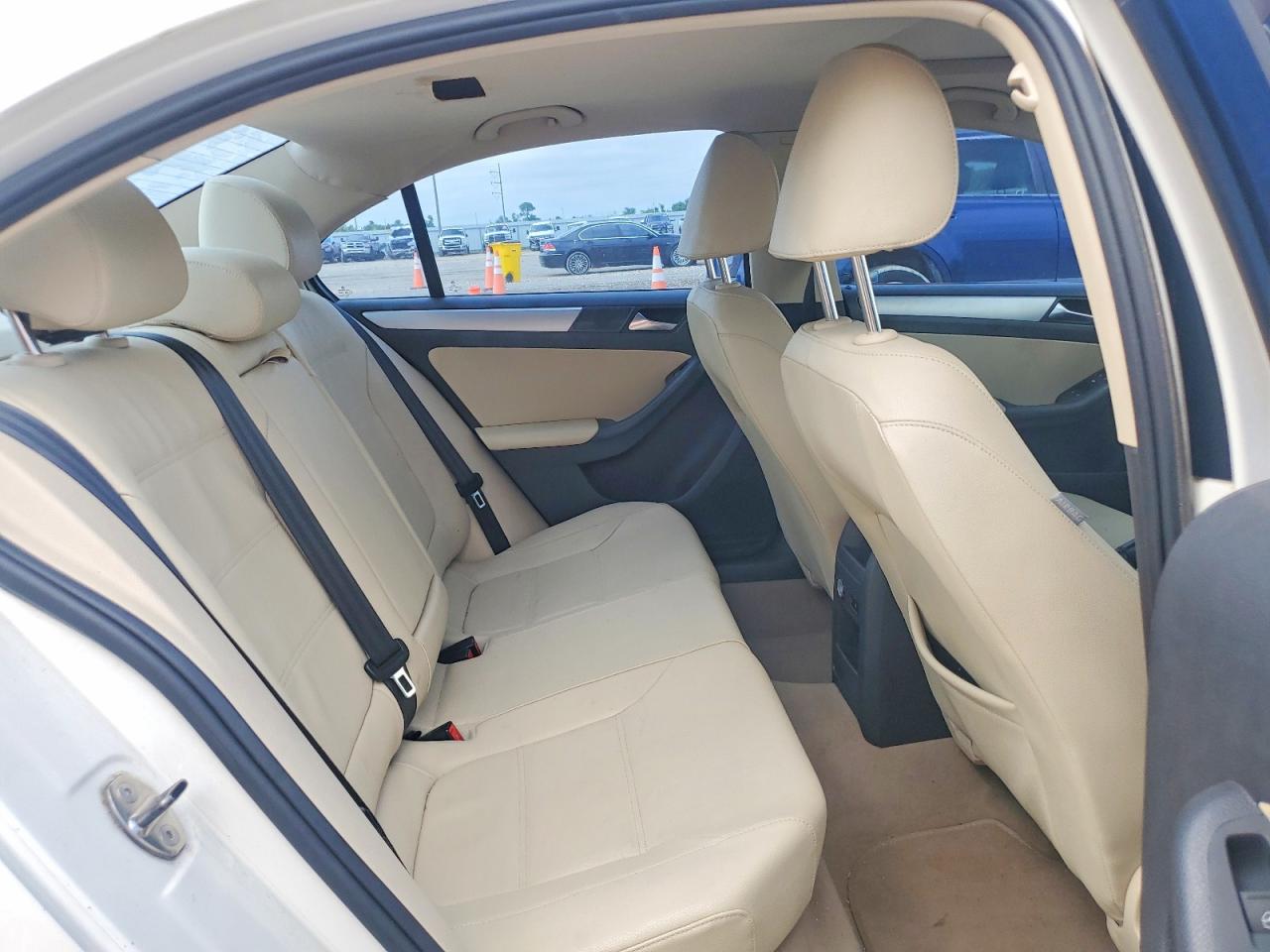 2012 Volkswagen Jetta Tdi White vin: 3VW3L7AJ2CM369851