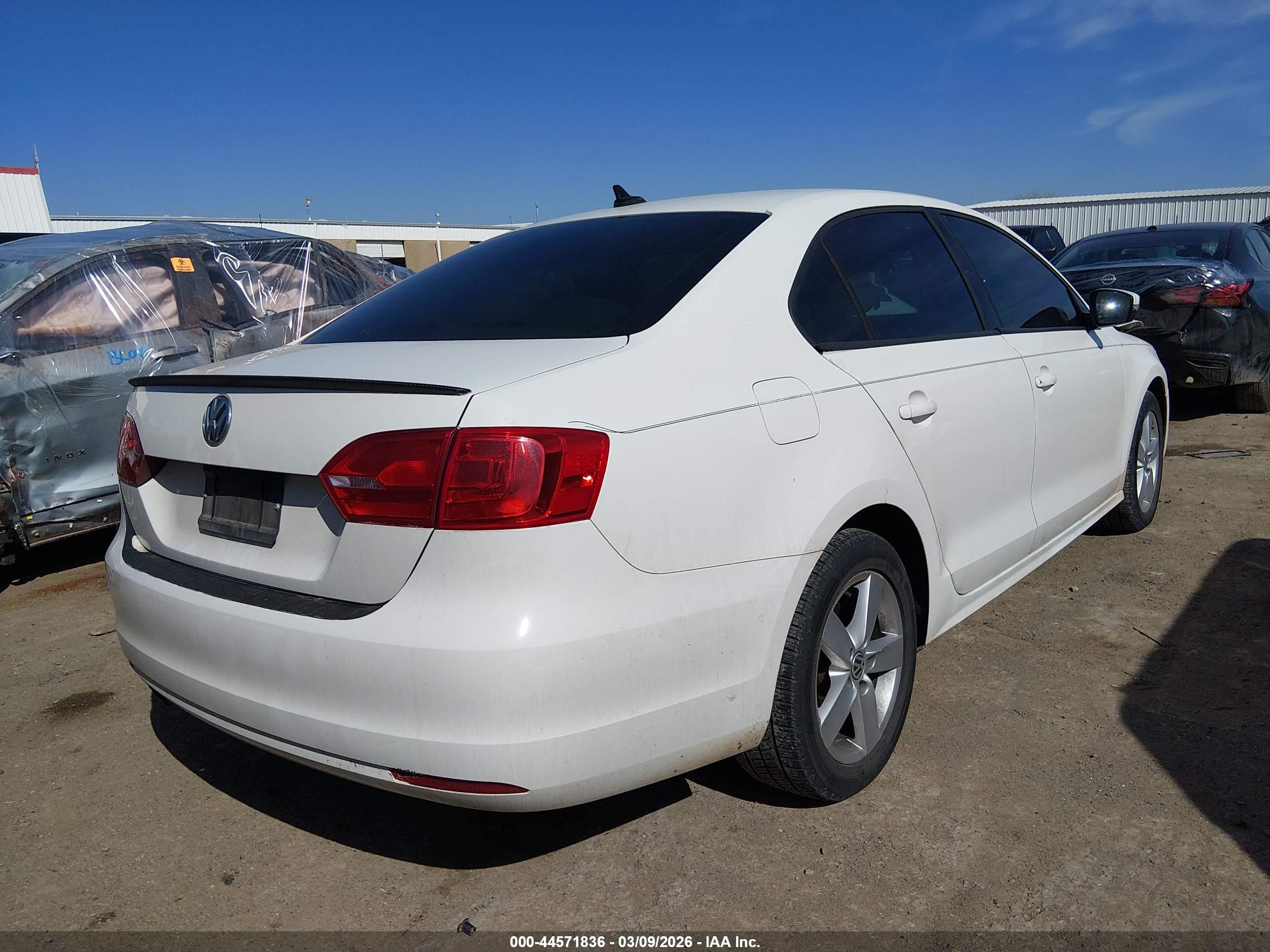 2012 Volkswagen Jetta 2.0l Tdi White vin: 3VW3L7AJ3CM014672