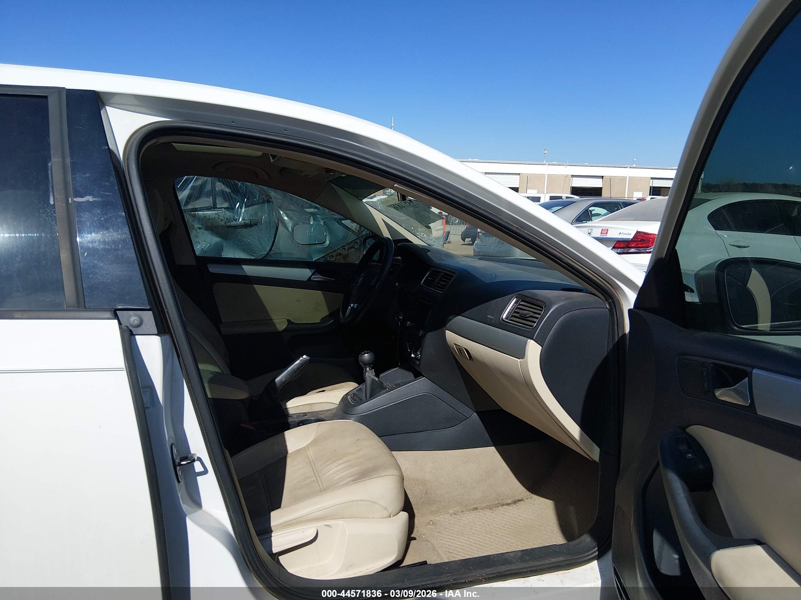 2012 Volkswagen Jetta 2.0l Tdi White vin: 3VW3L7AJ3CM014672