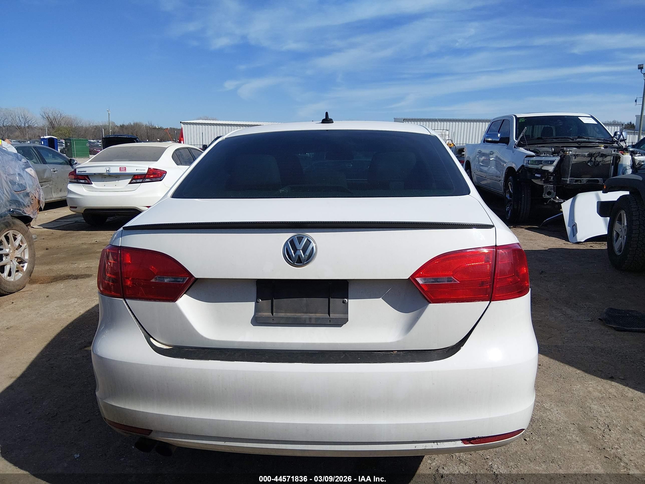 2012 Volkswagen Jetta 2.0l Tdi White vin: 3VW3L7AJ3CM014672