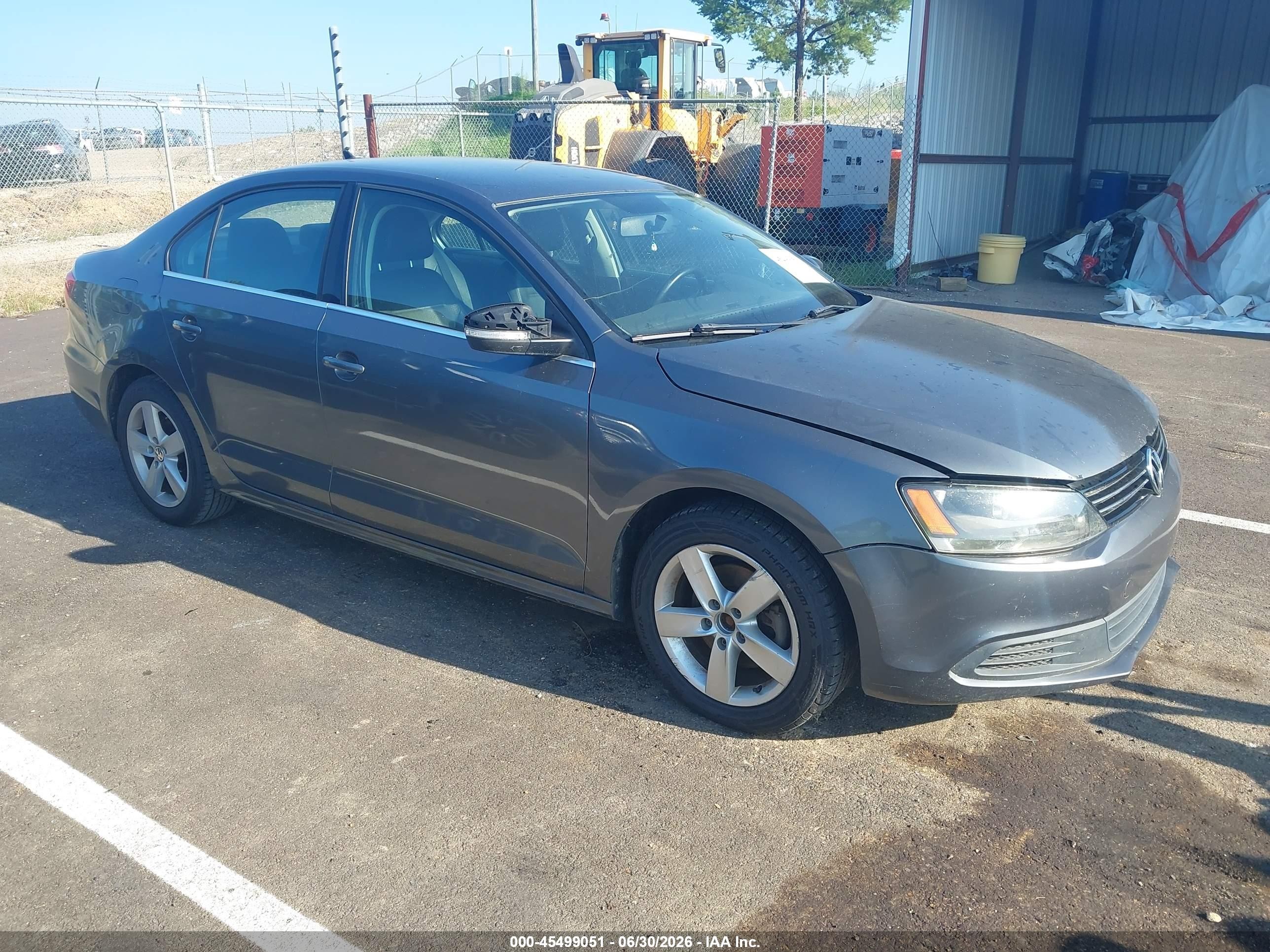 3VW3L7AJ3EM280177