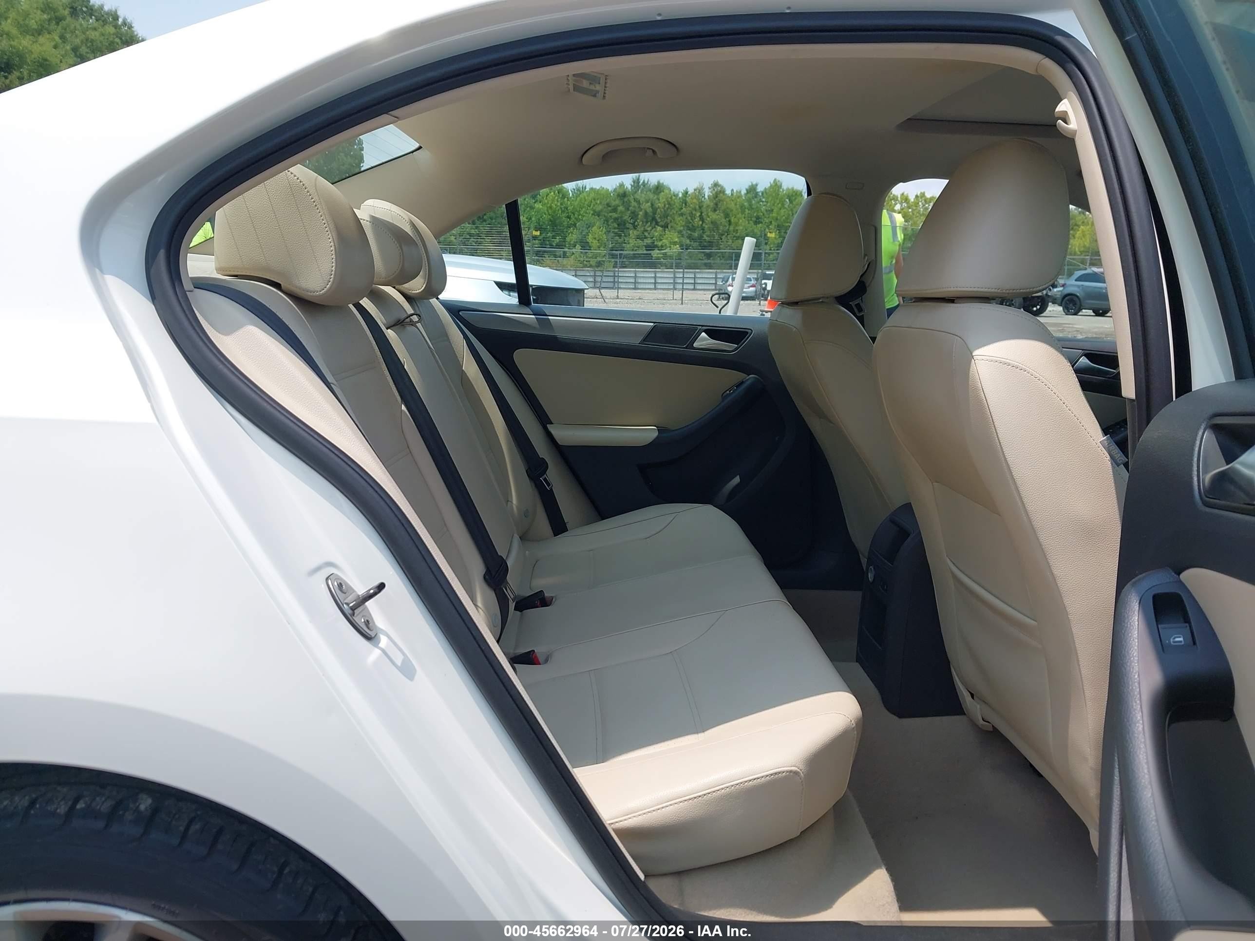 2013 Volkswagen Jetta 2.0l Tdi White vin: 3VW3L7AJ4DM274435