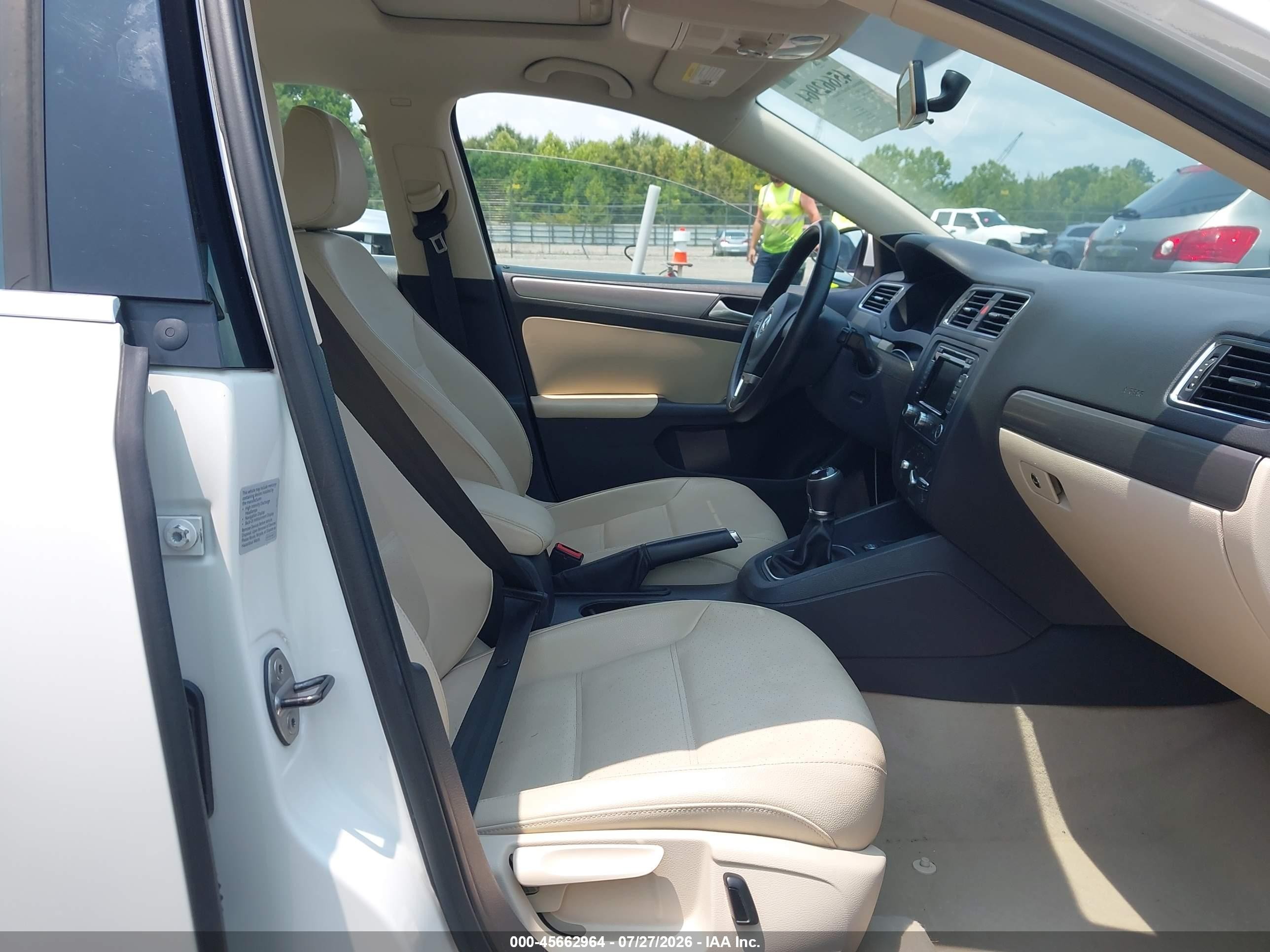 2013 Volkswagen Jetta 2.0l Tdi White vin: 3VW3L7AJ4DM274435