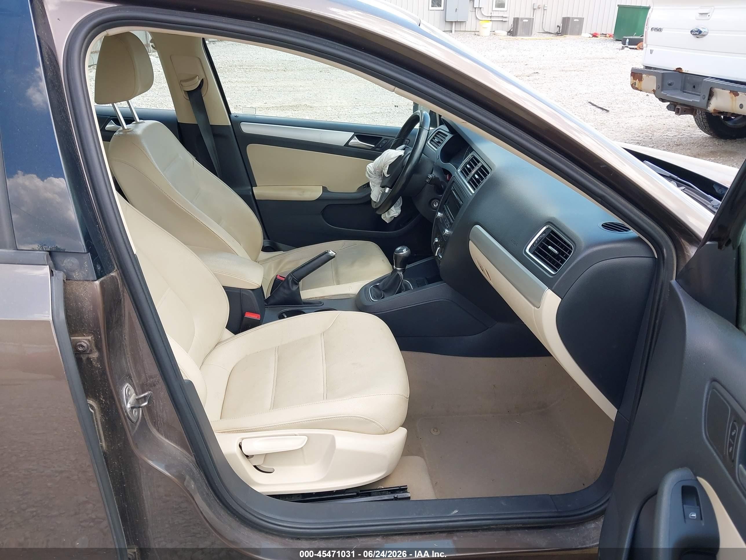 2012 Volkswagen Jetta 2.0l Tdi Brown vin: 3VW3L7AJ5CM091432