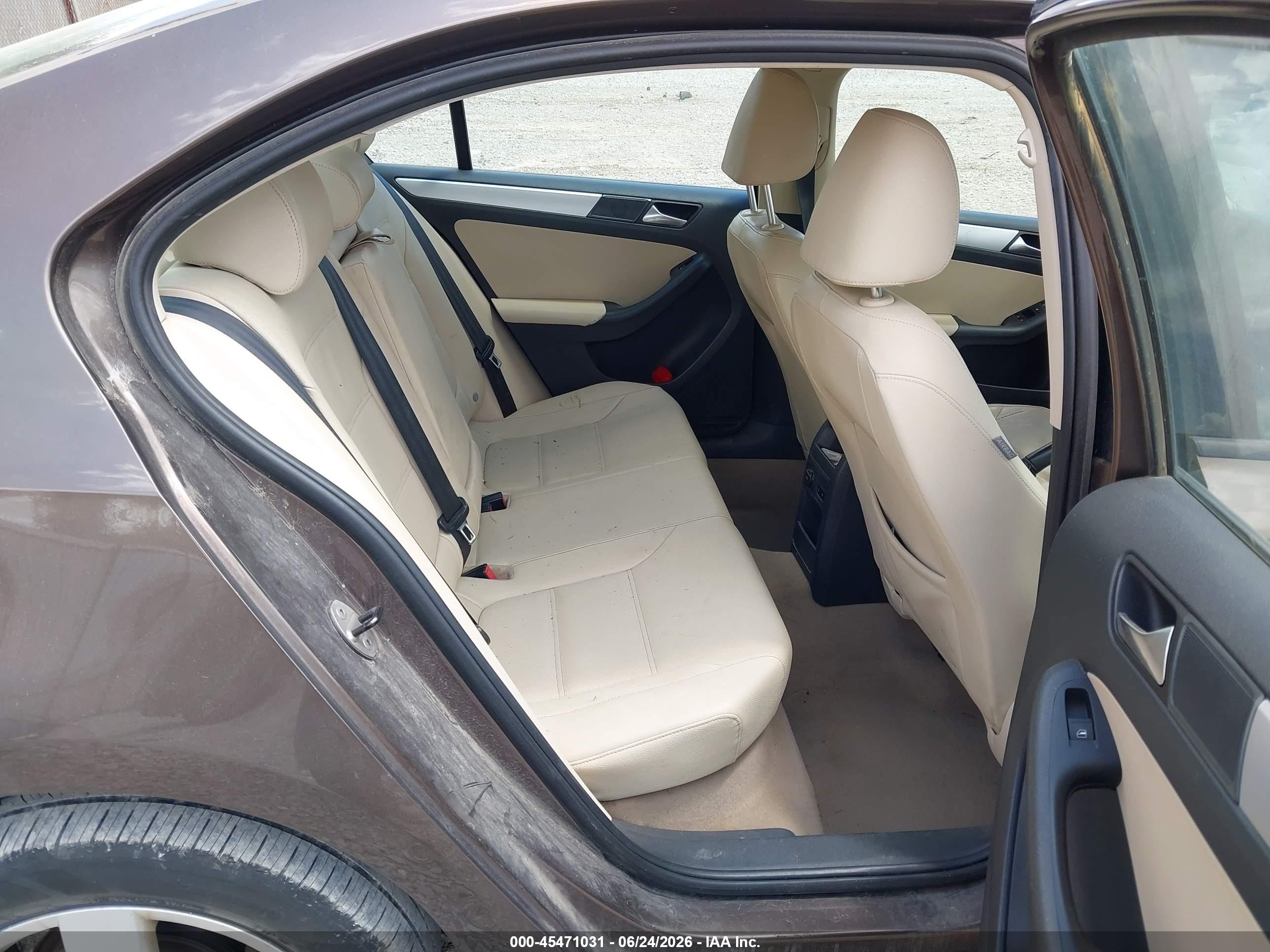 2012 Volkswagen Jetta 2.0l Tdi Brown vin: 3VW3L7AJ5CM091432