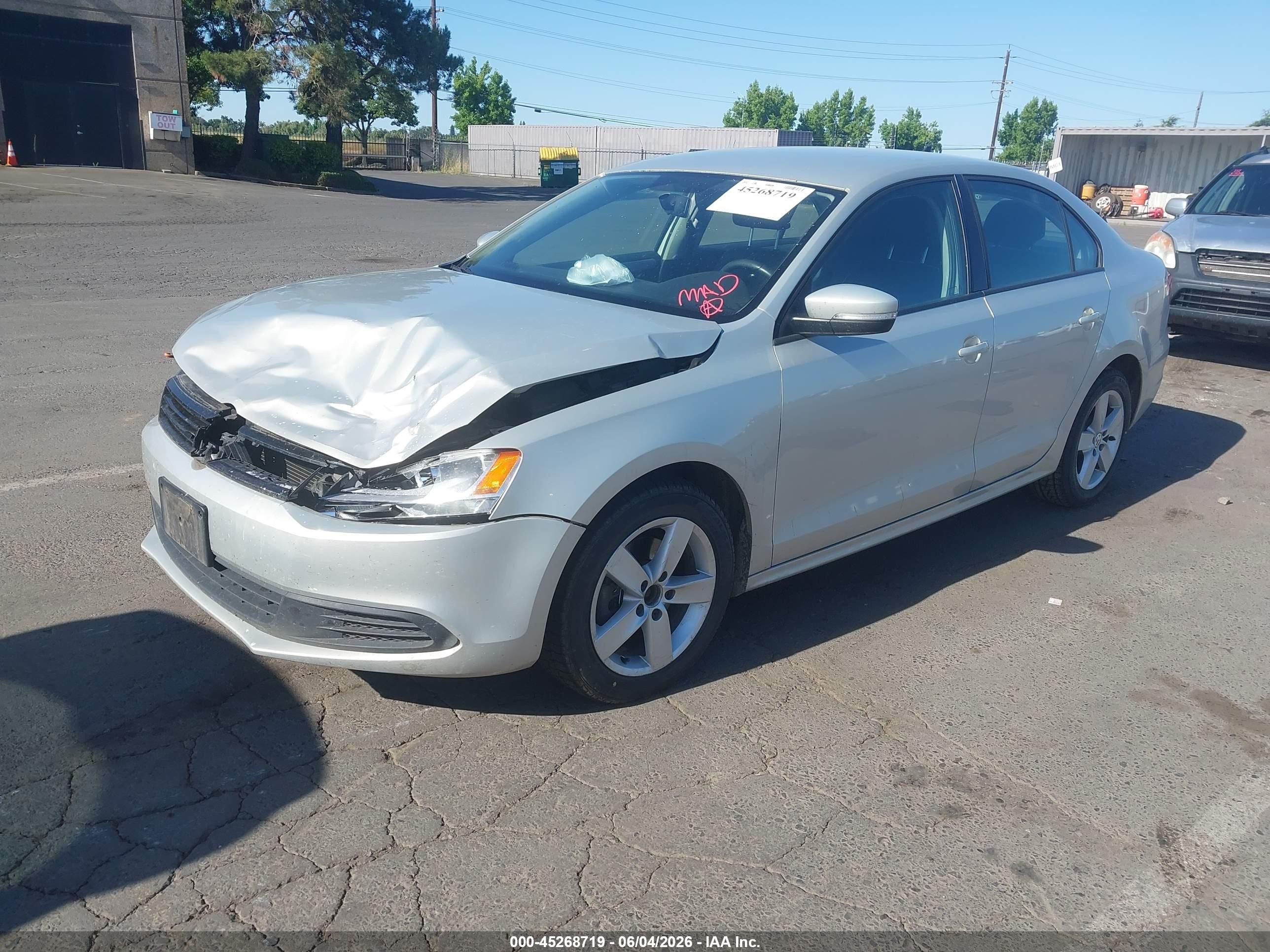 2012 Volkswagen Jetta 2.0l Tdi Silver vin: 3VW3L7AJ6CM017811