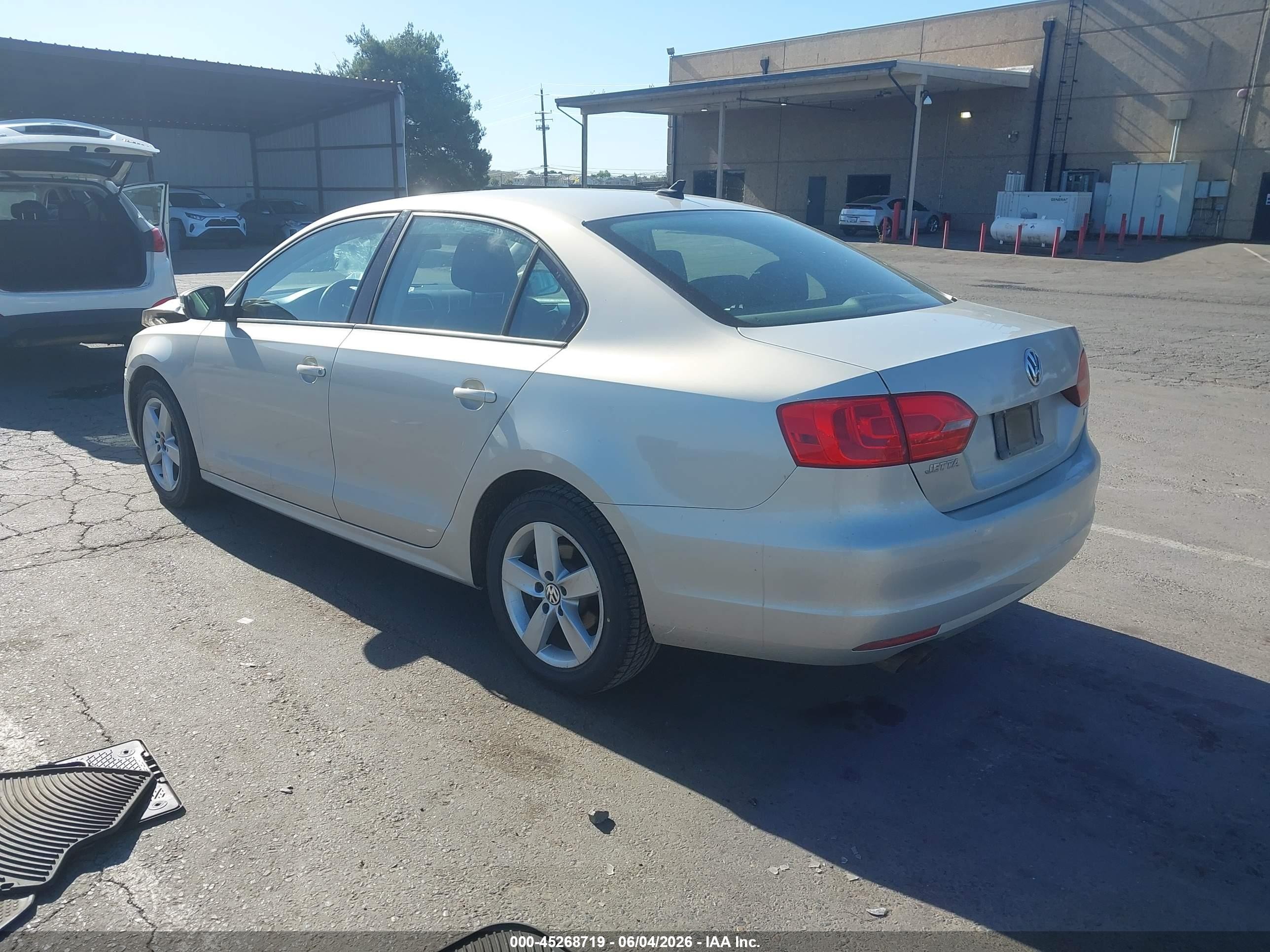 2012 Volkswagen Jetta 2.0l Tdi Silver vin: 3VW3L7AJ6CM017811