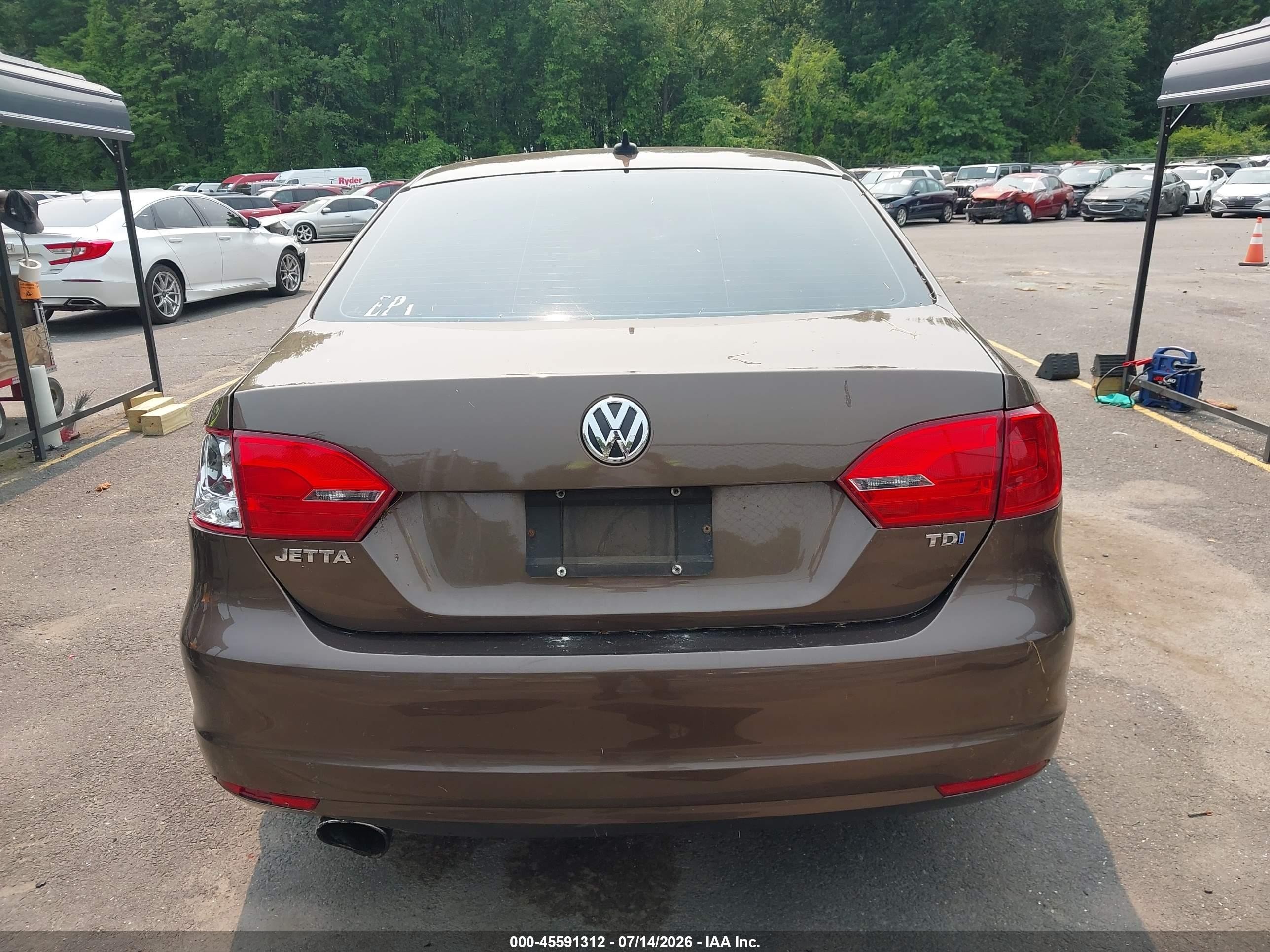 2013 Volkswagen Jetta 2.0l Tdi Brown vin: 3VW3L7AJ6DM284545