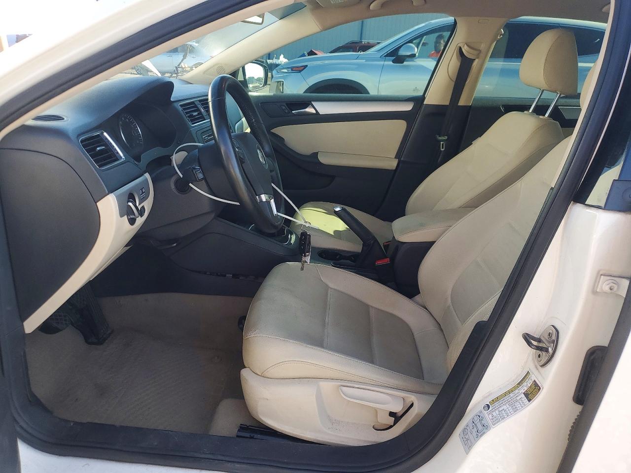 2012 Volkswagen Jetta Tdi White vin: 3VW3L7AJ7CM382224