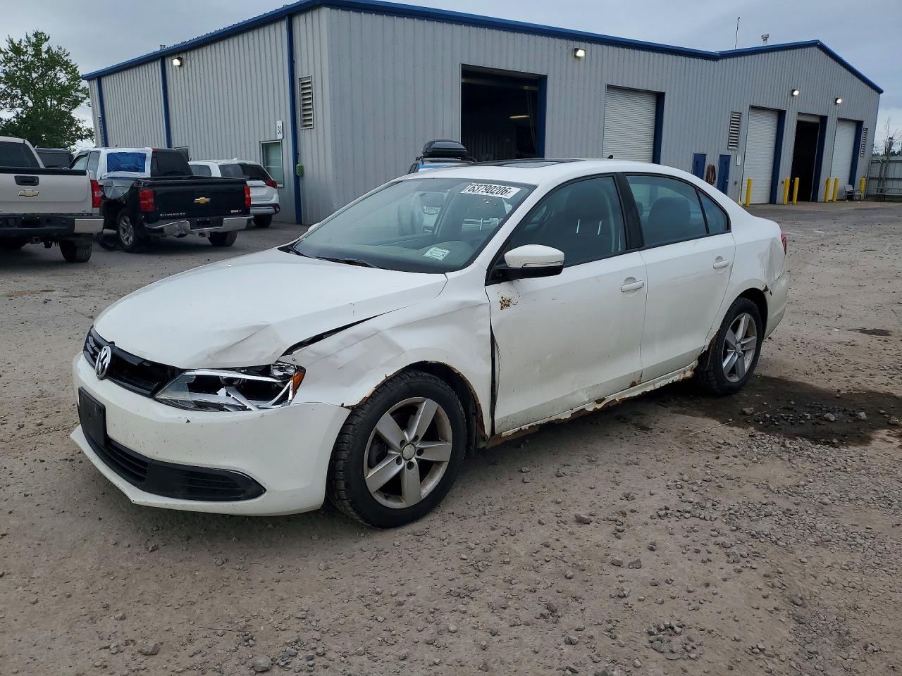 3VW3L7AJXBM047490