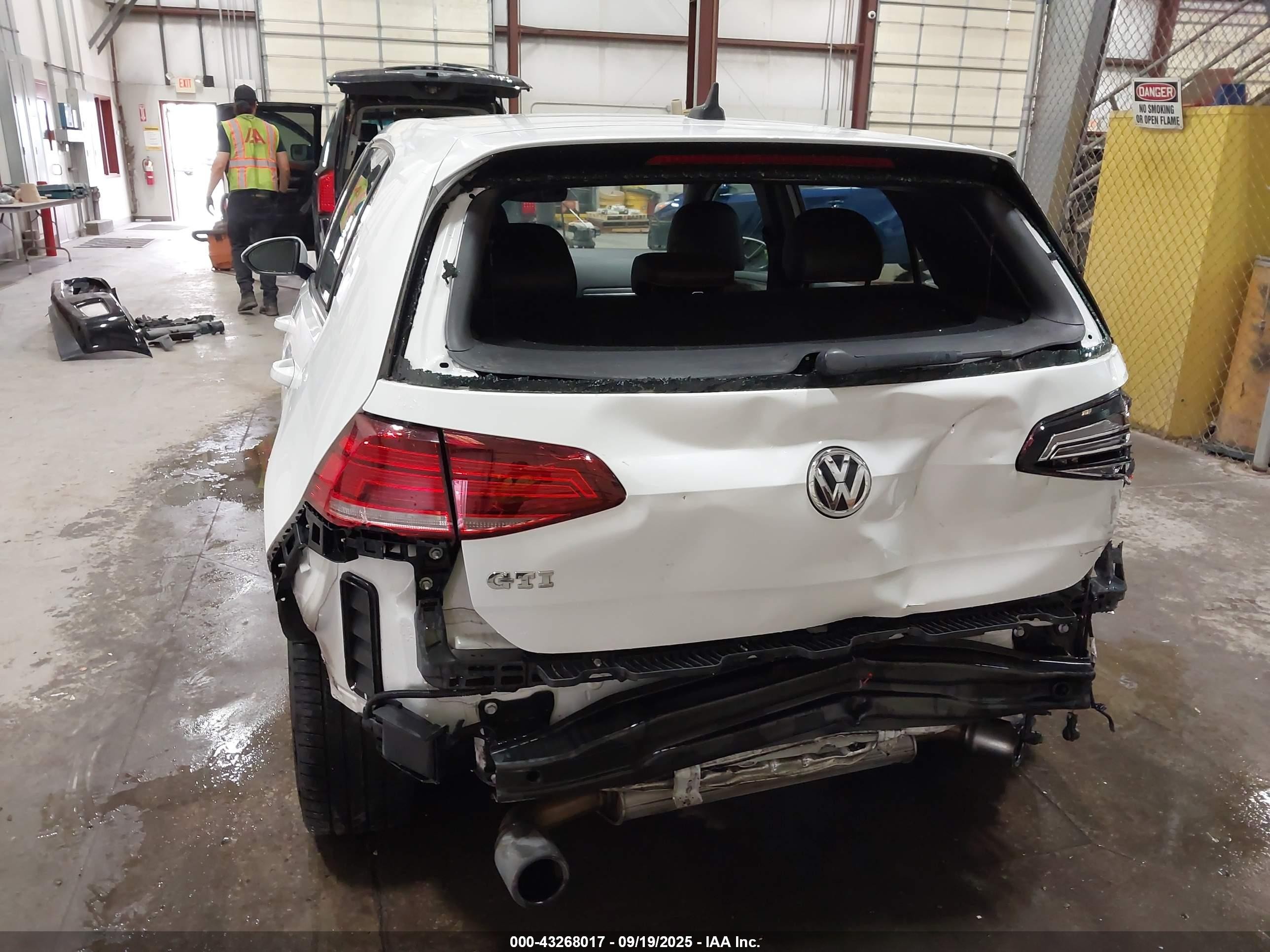 2018 Volkswagen Golf Gti 2.0t Autobahn/2.0t S/2.0t Se Белый vin: 3VW447AU2JM266714